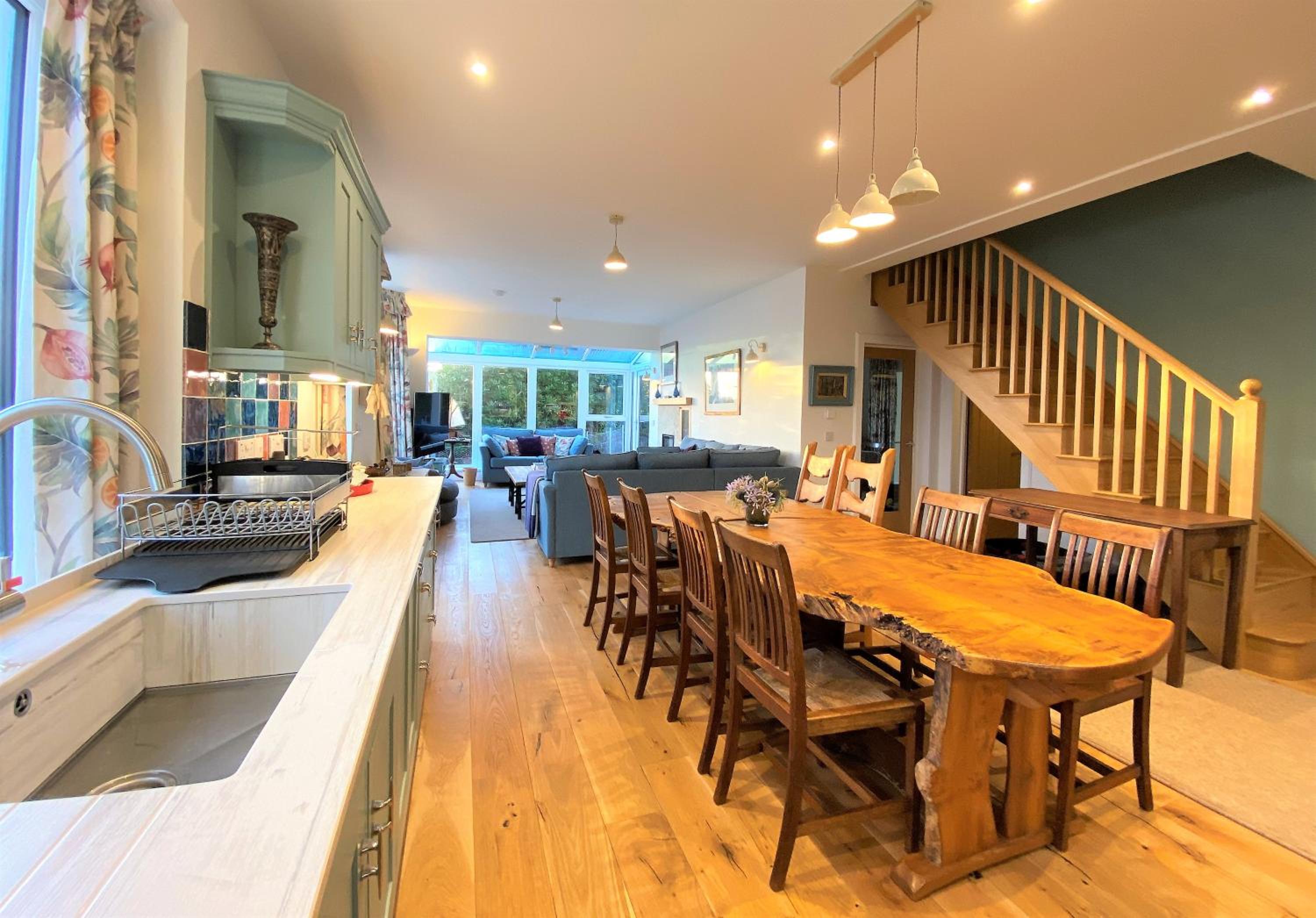 Four-Bedroom House photo 3