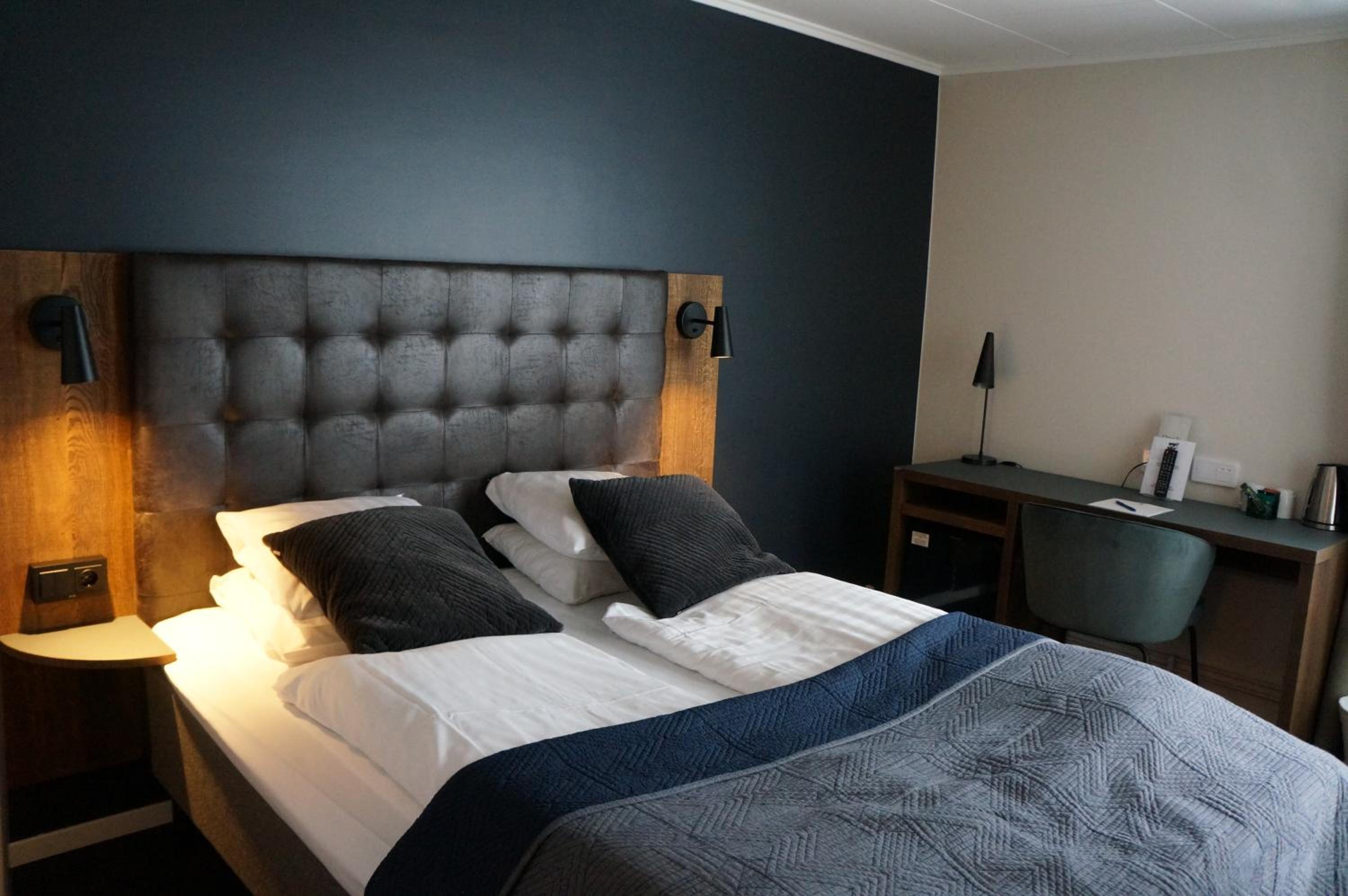 Standard Queen Room - Photo 10