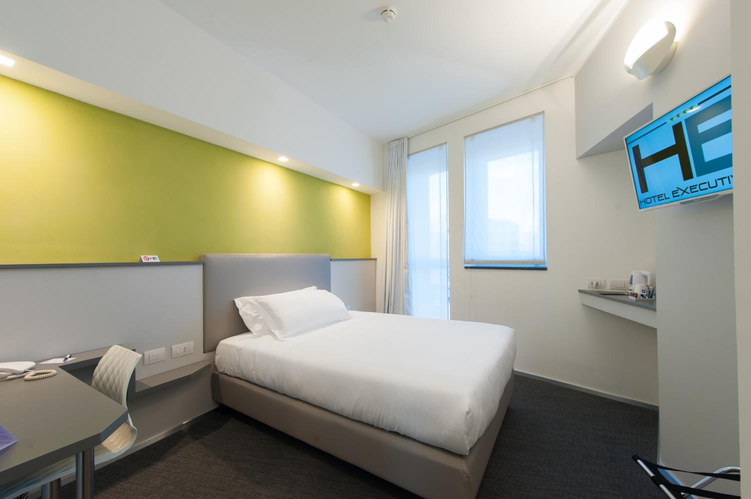 Double Room with French Bed photo 2