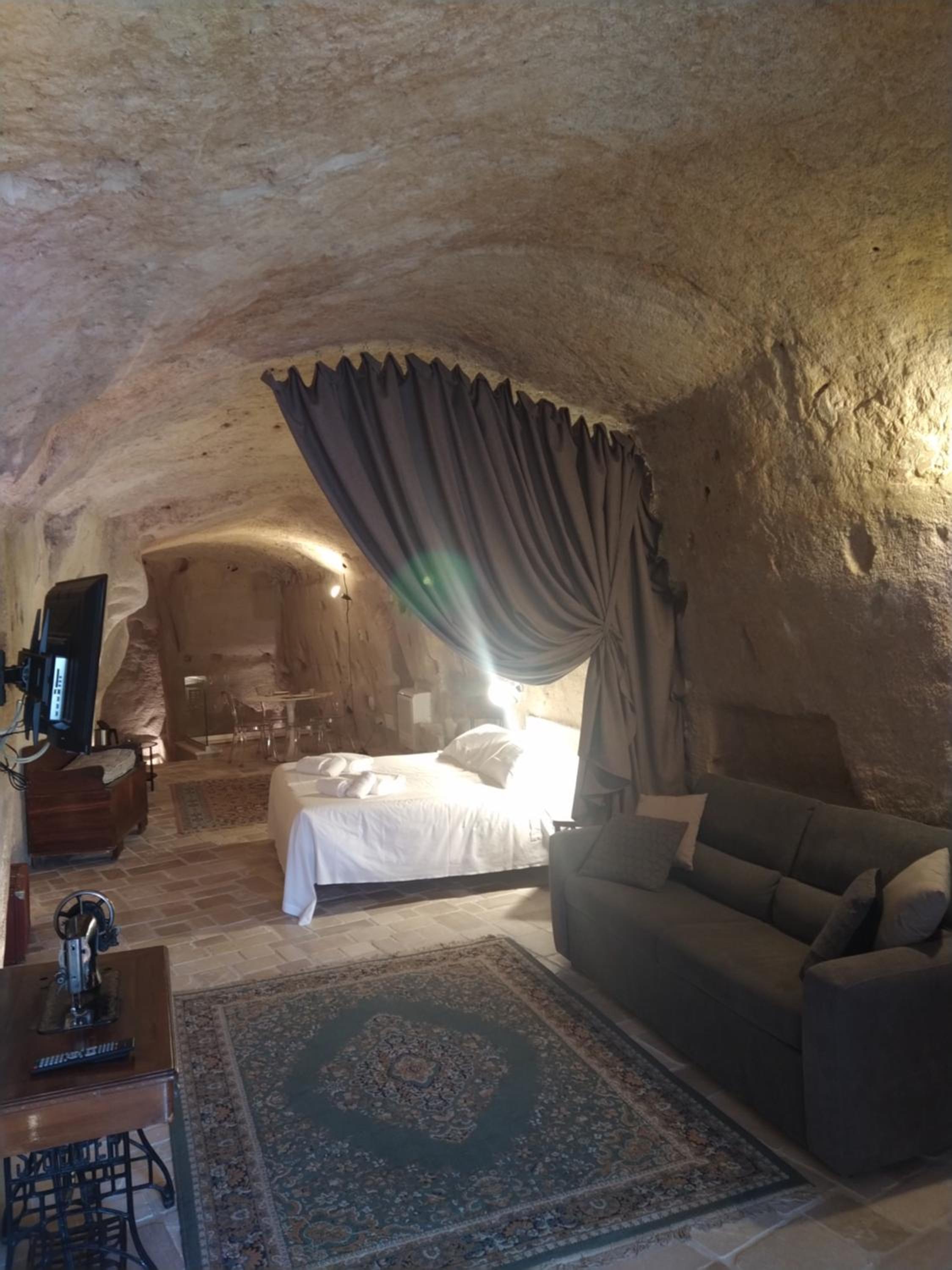 King Room with Spa Bath - Photo 22