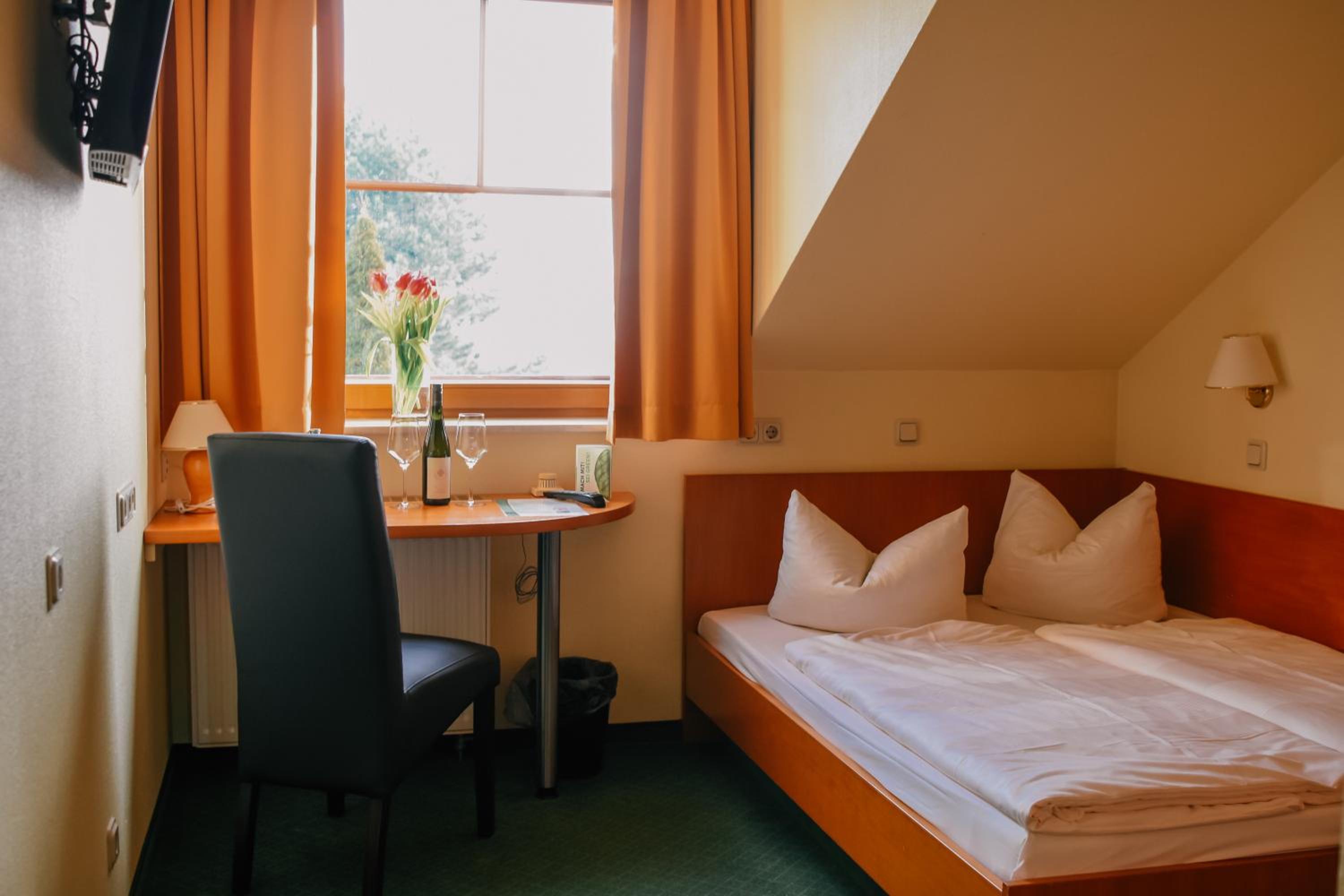 Double Room - Queen Size Bed - Photo 3