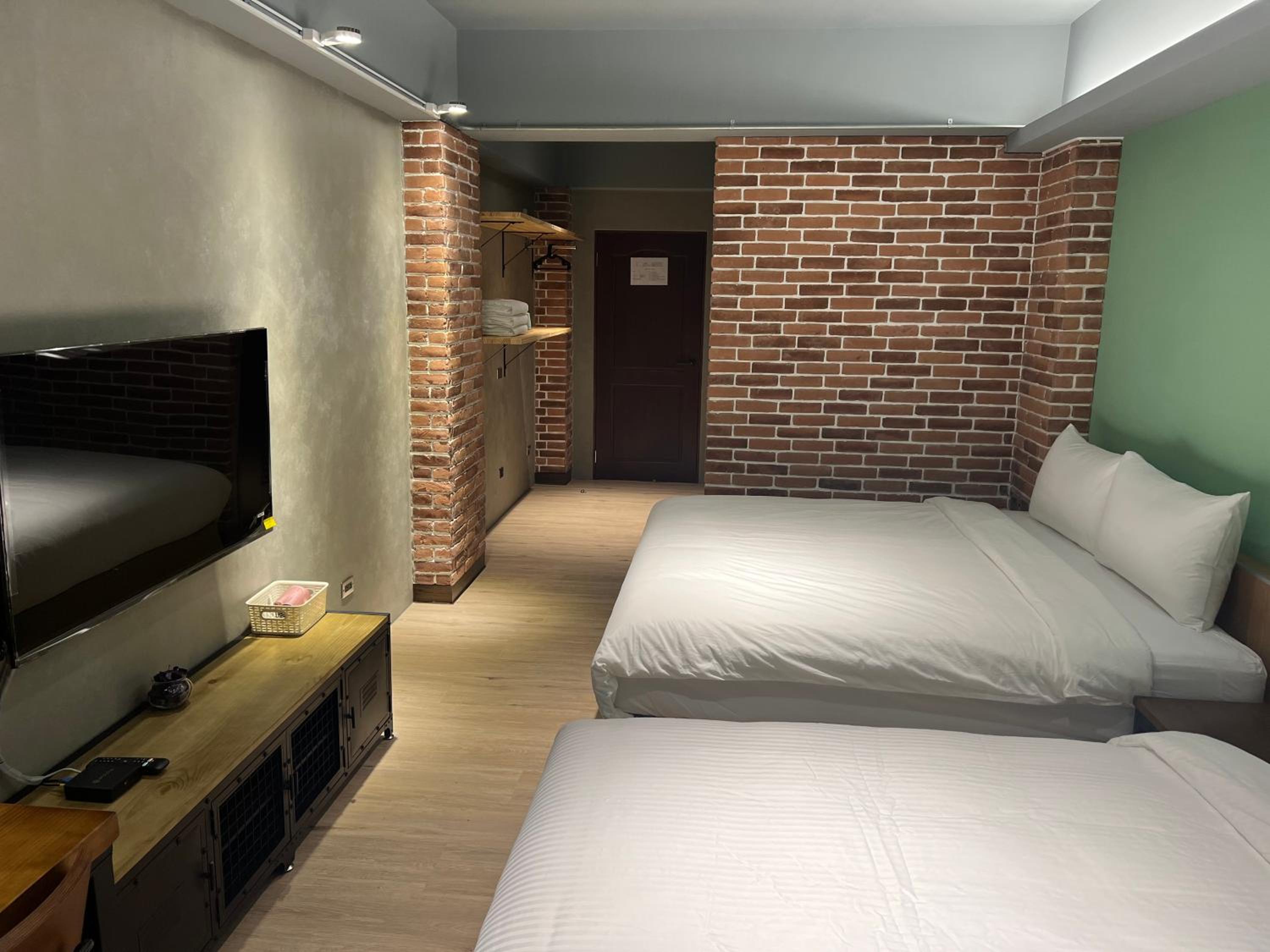 Triple Room with Balcony - Photo 1