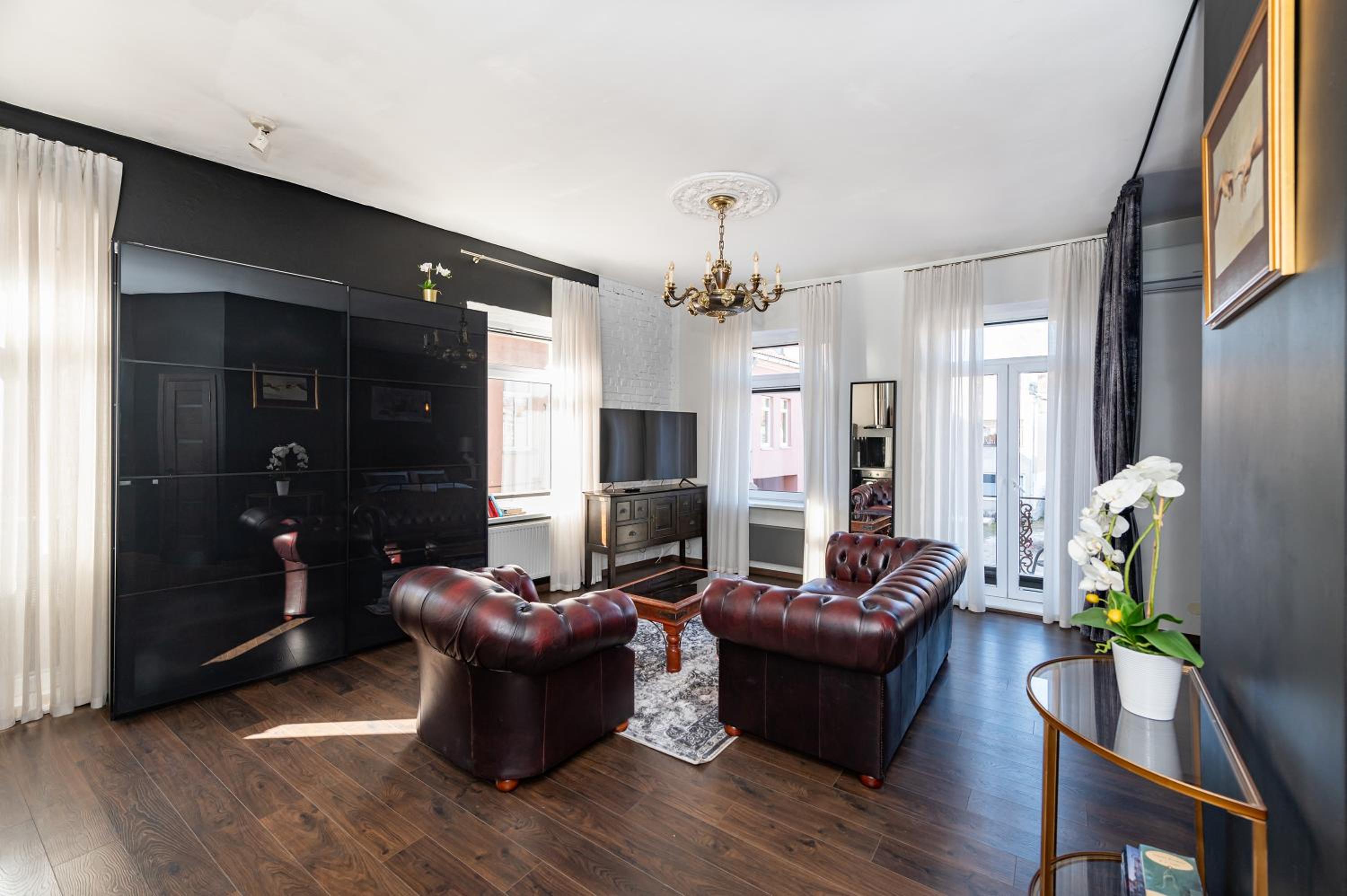 Studio Apartment - Photo 6