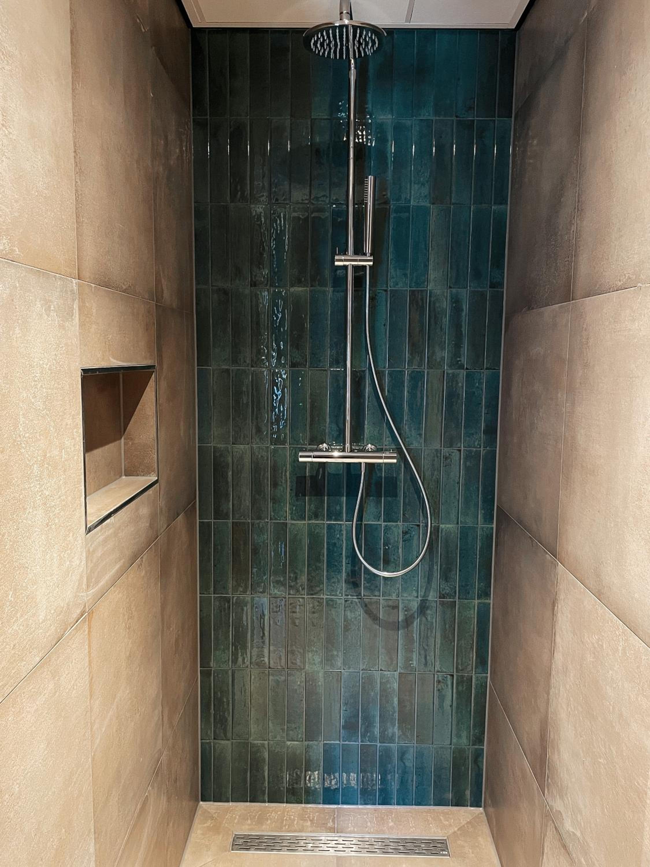 Deluxe Suite with Spa Bath photo 3