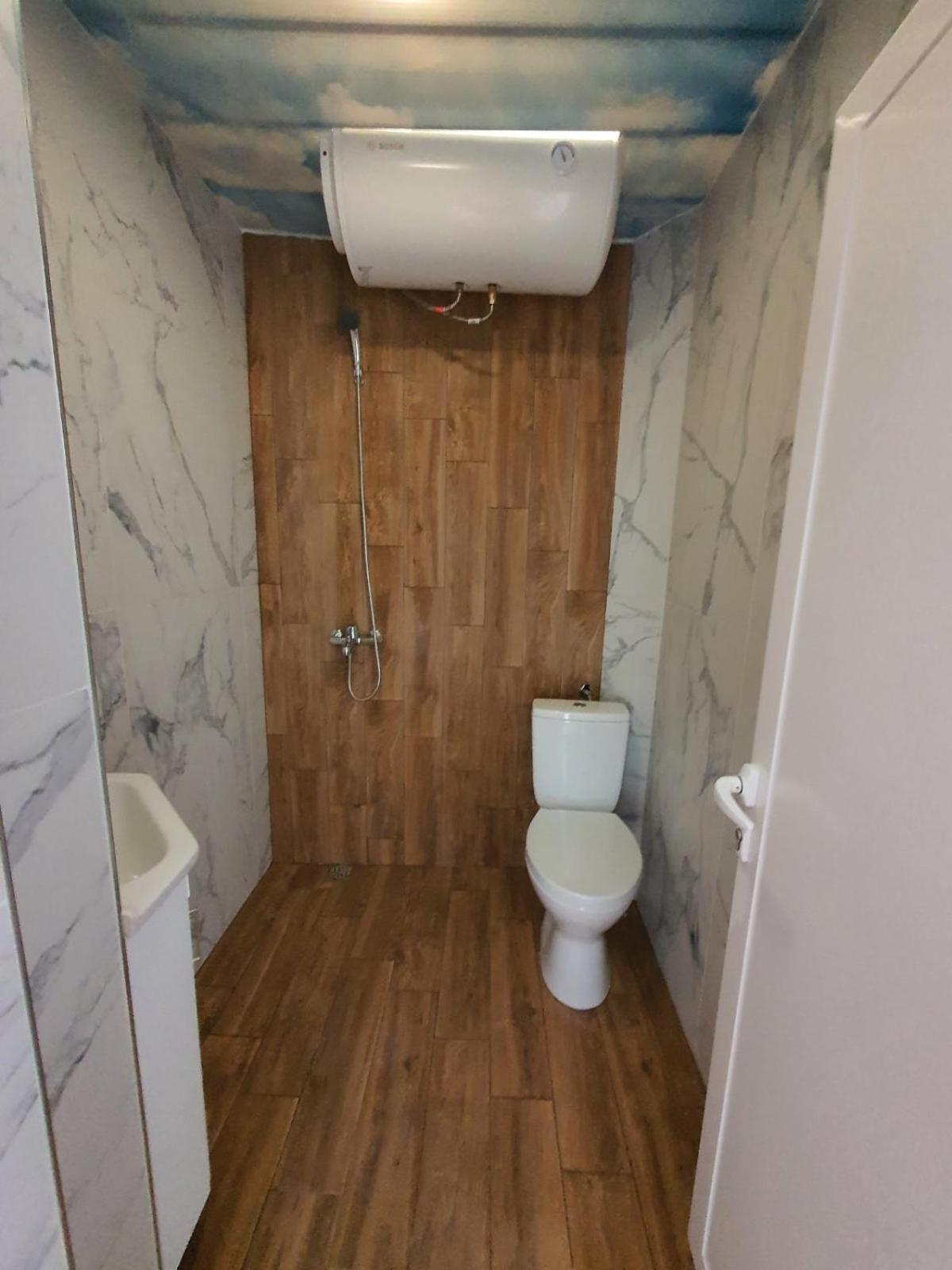 Two-Bedroom Apartment - Photo 9