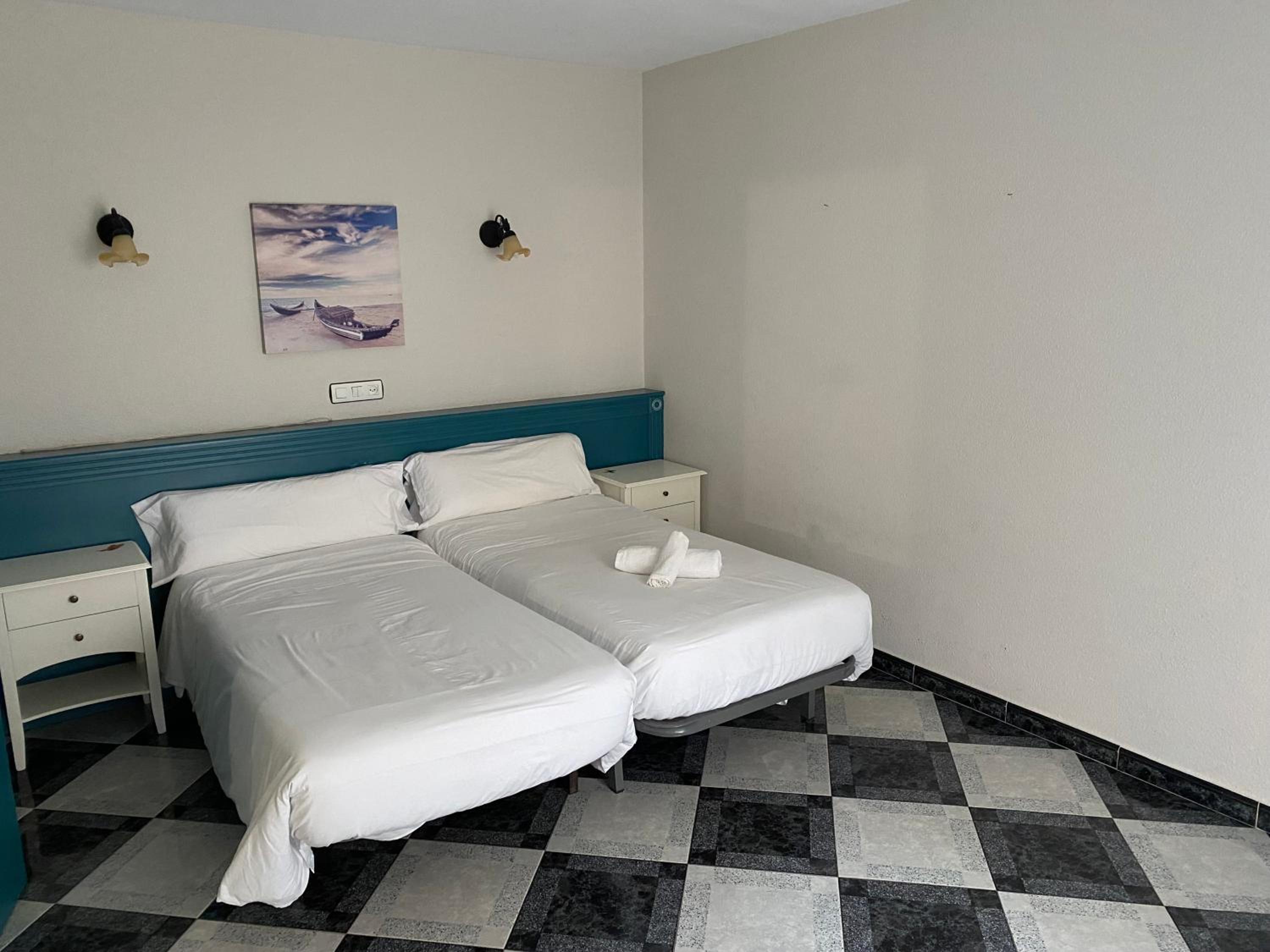 Superior Twin Room - Photo 2