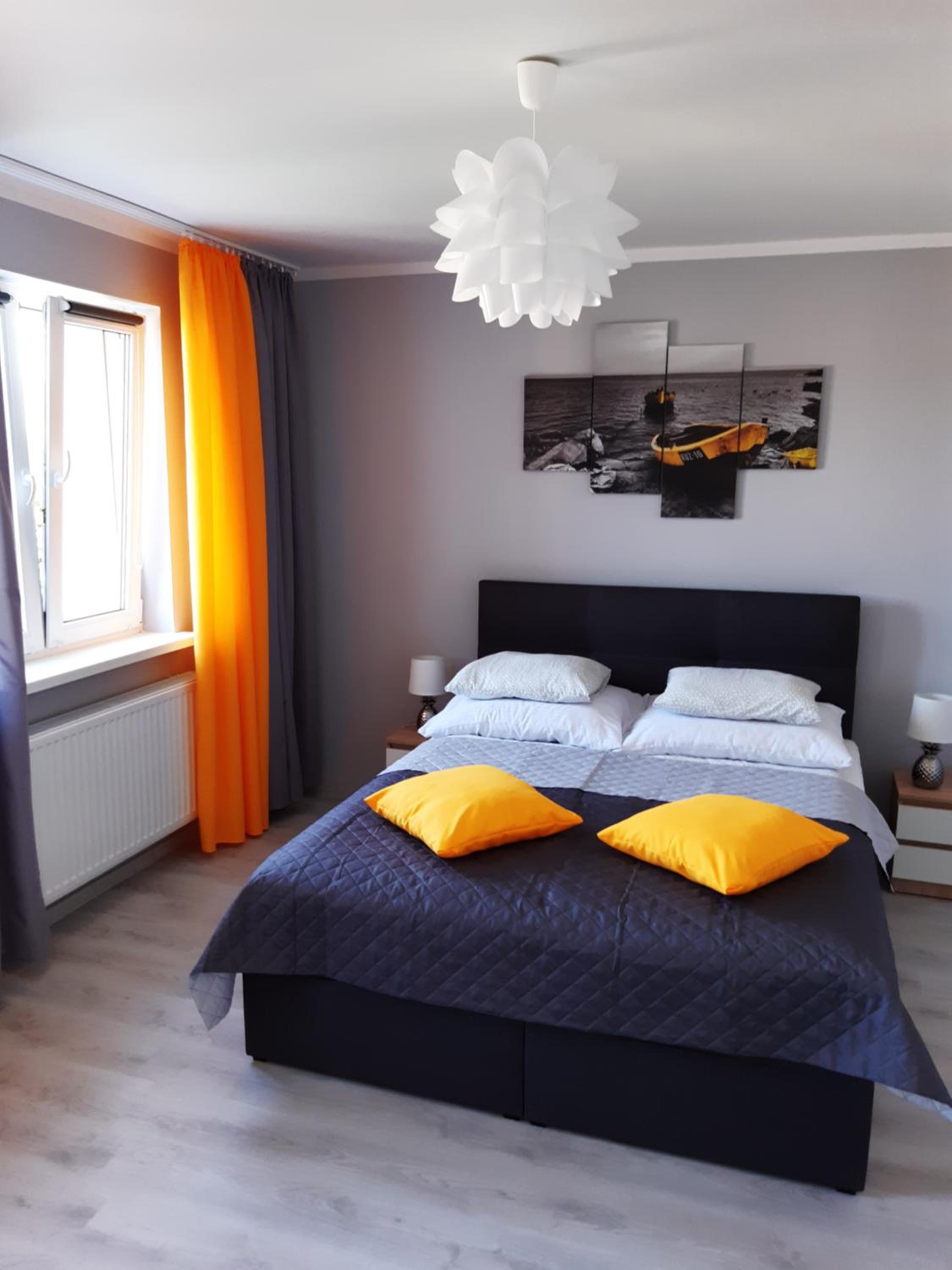 One-Bedroom Apartment photo 1