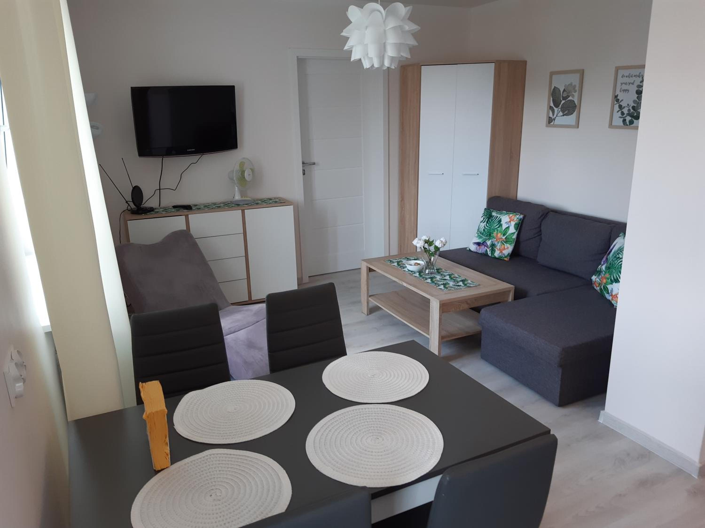 One-Bedroom Apartment photo 2
