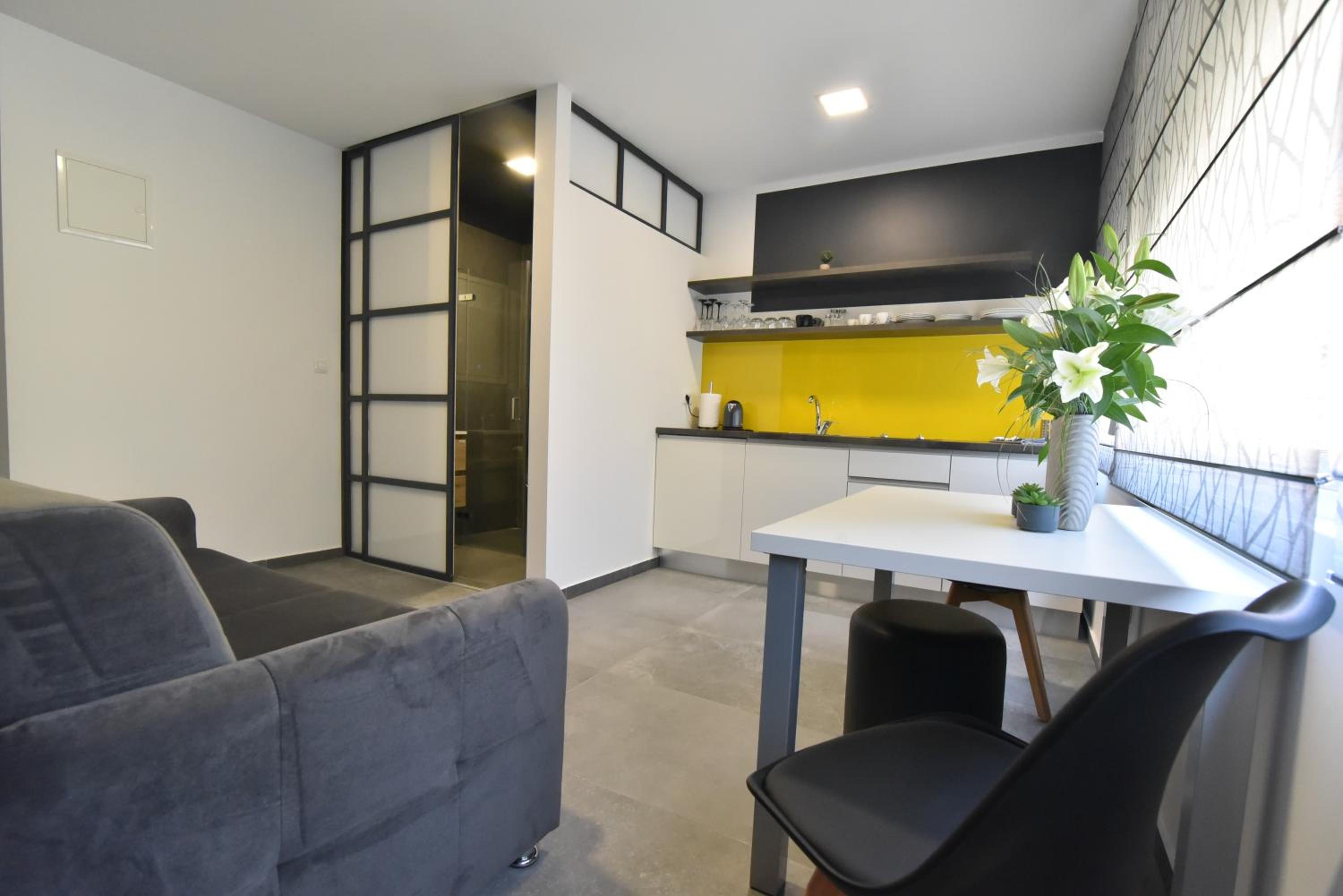 Apartment - Photo 3