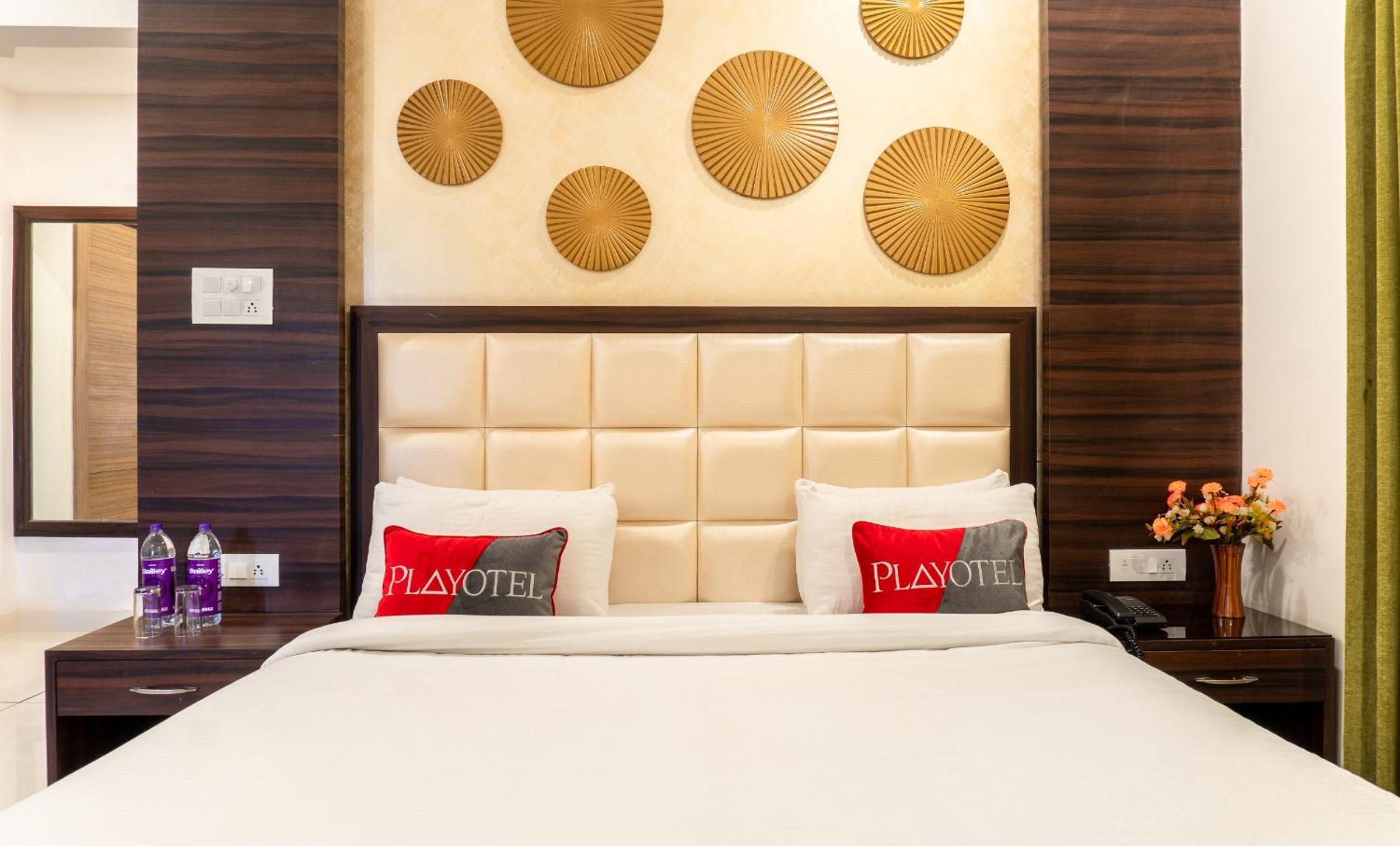 Deluxe Room - Photo 9