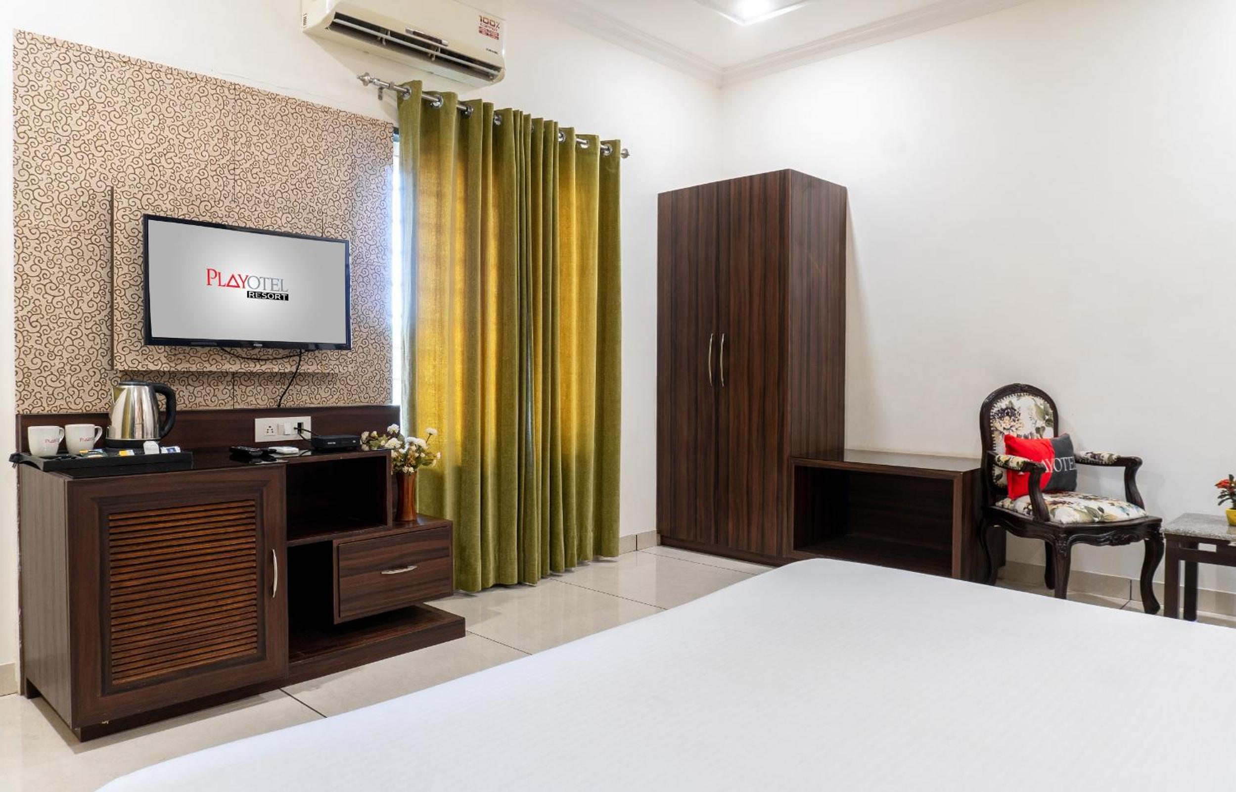Deluxe Room - Photo 6