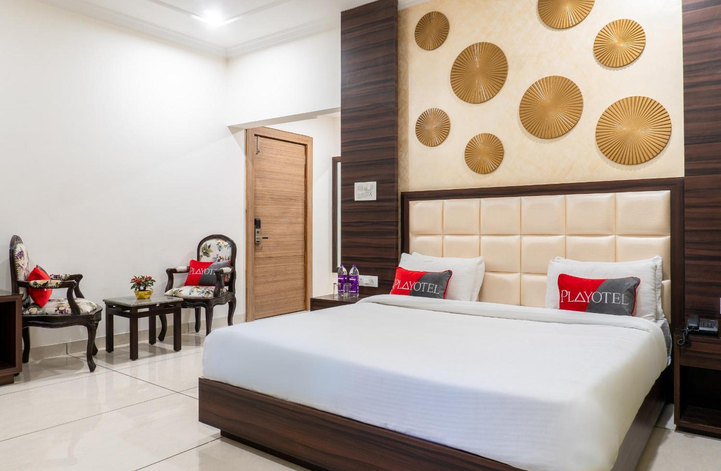 Deluxe Room - Photo 12