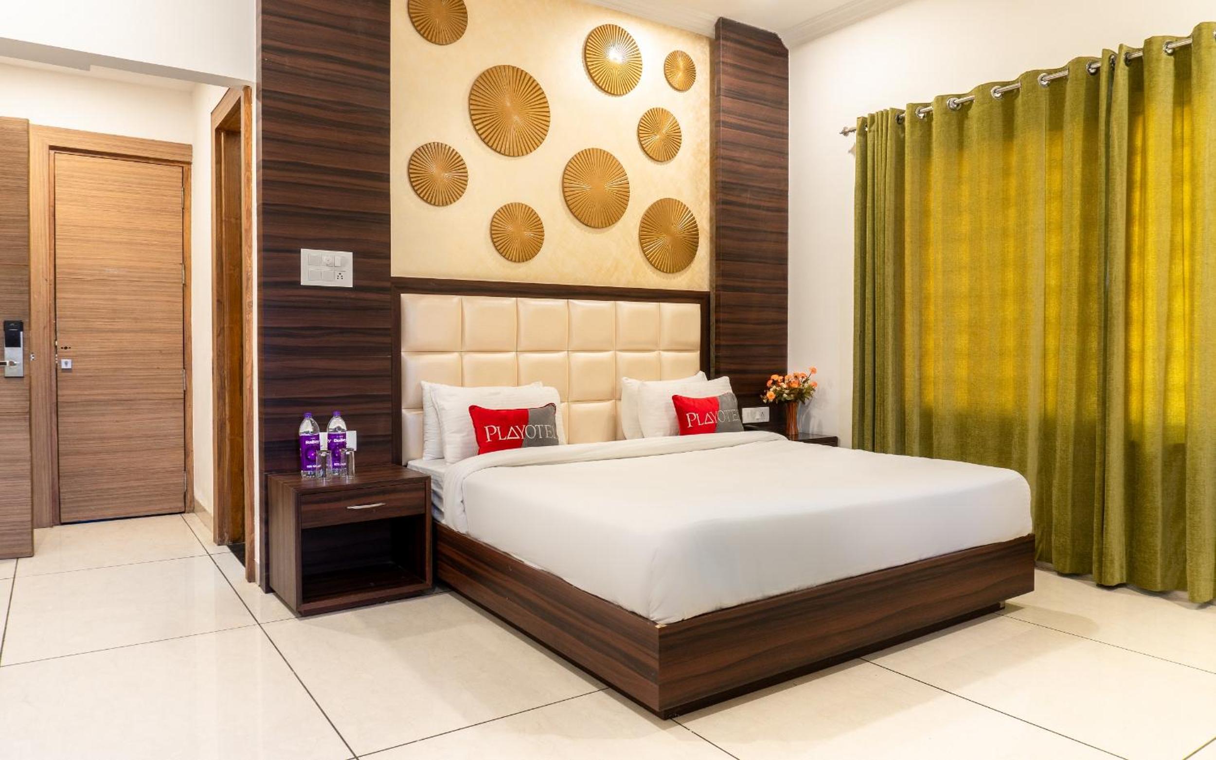 Deluxe Room - Photo 11