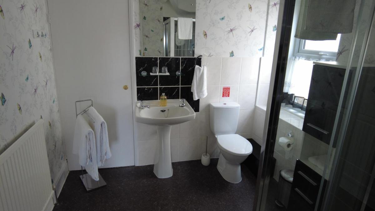 Twin Room with Side Sea View photo 2