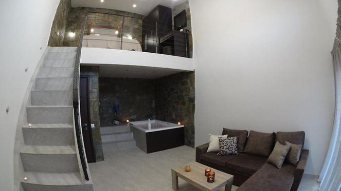 Premium Quadruple Room - Photo 7
