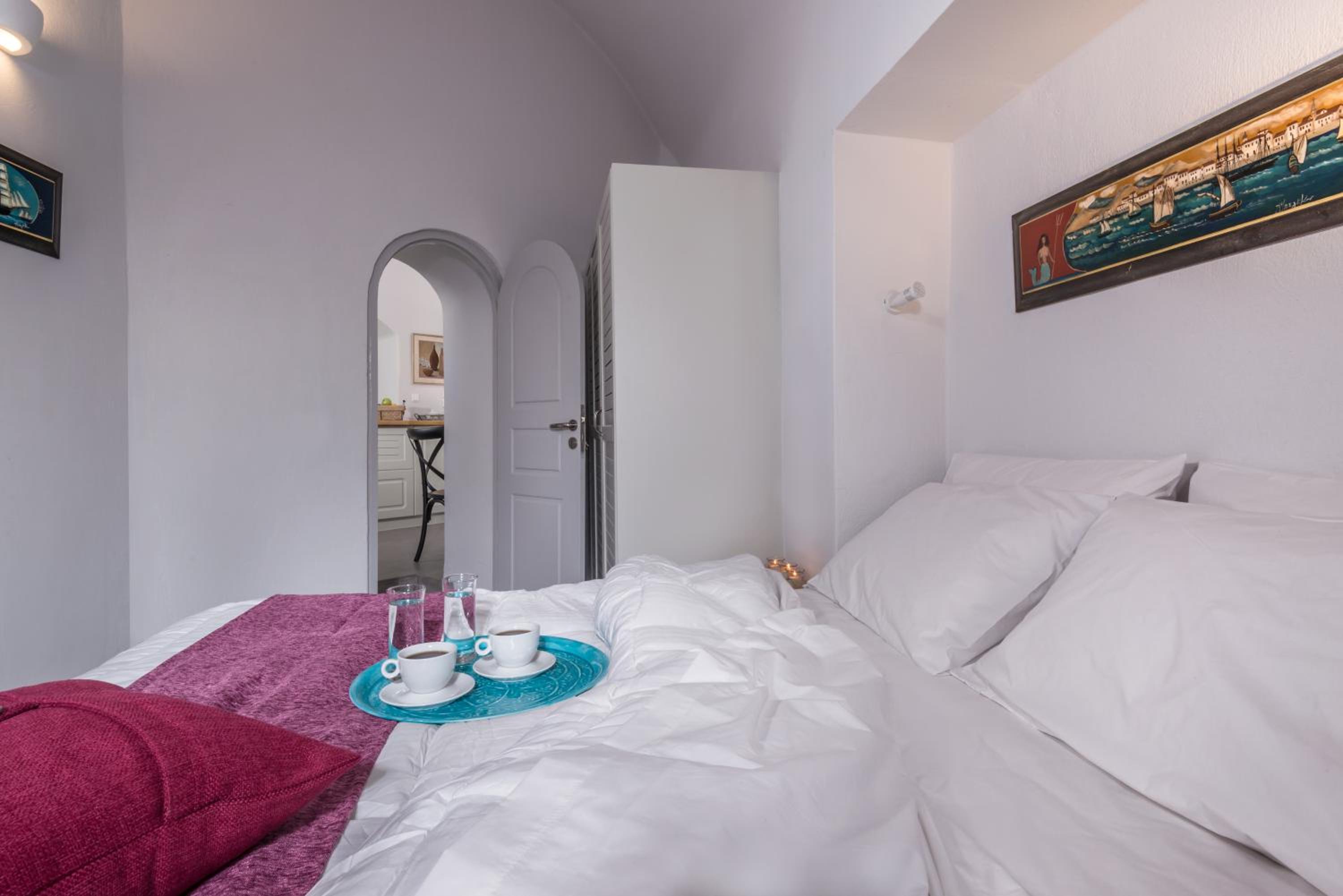 Deluxe Suite with Outdoor Hot Tub and Sea View photo 2