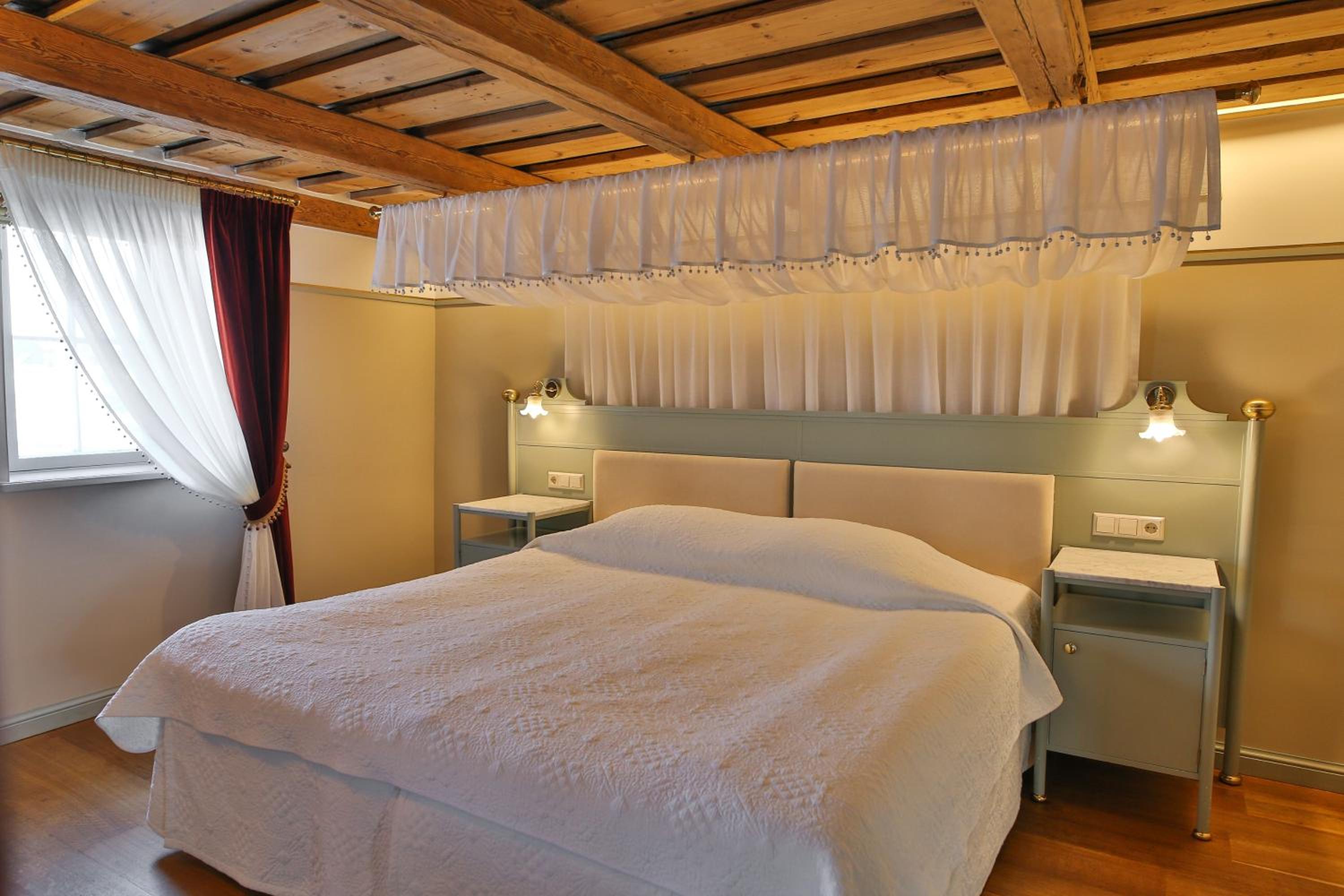 Superior Double or Twin Room - Photo 10