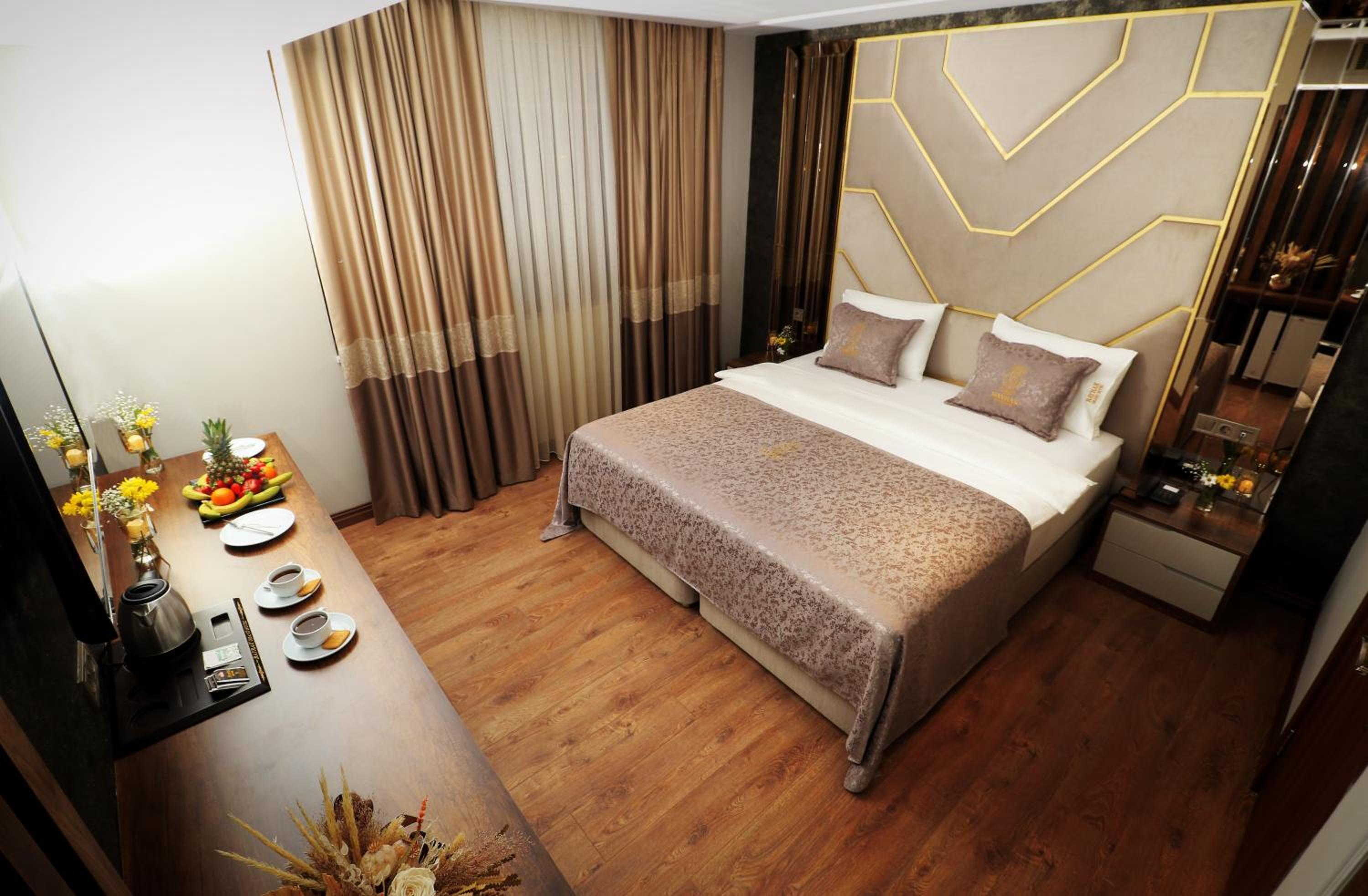 Standard Double Room - Photo 2