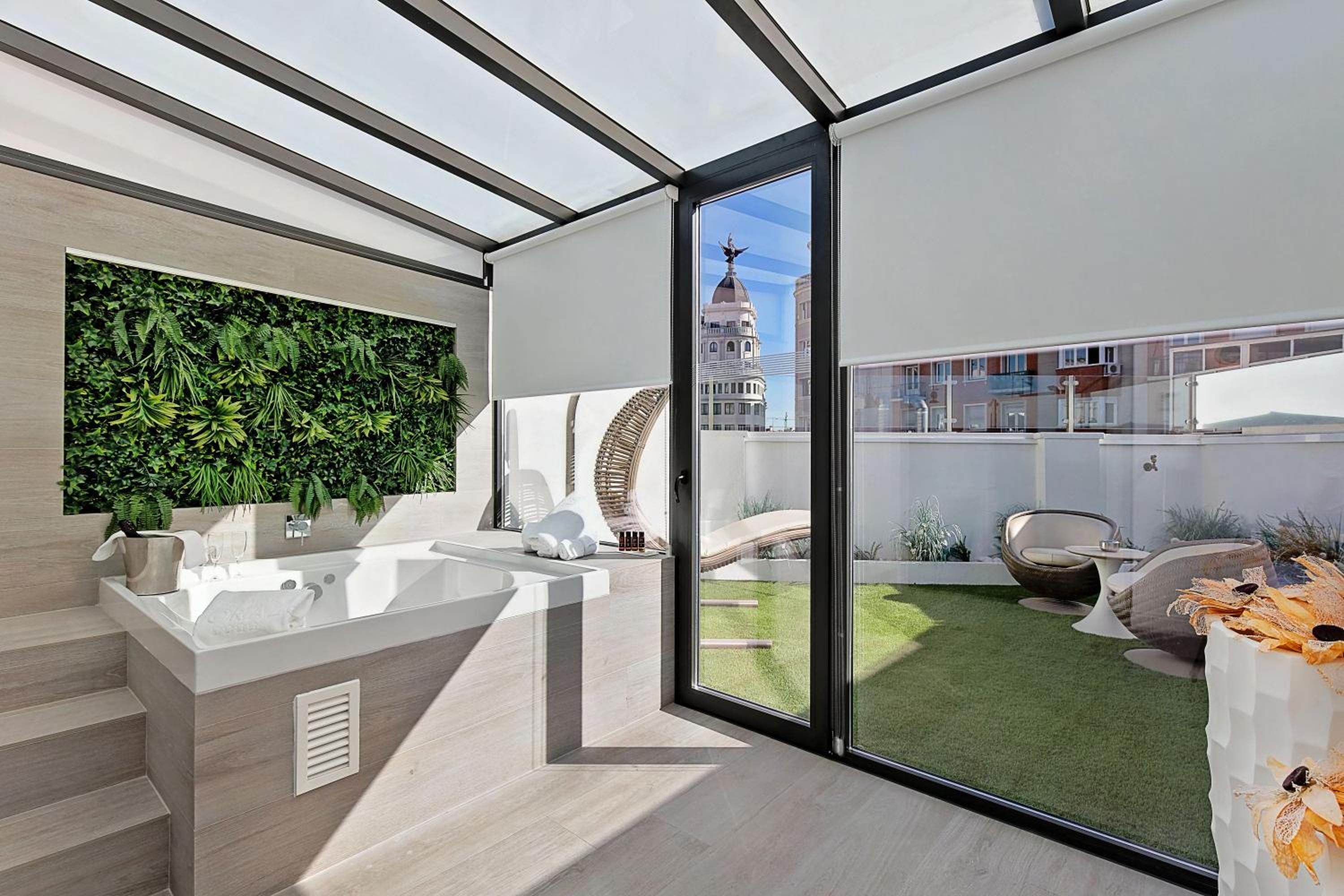 Deluxe Double Room with Jacuzzi