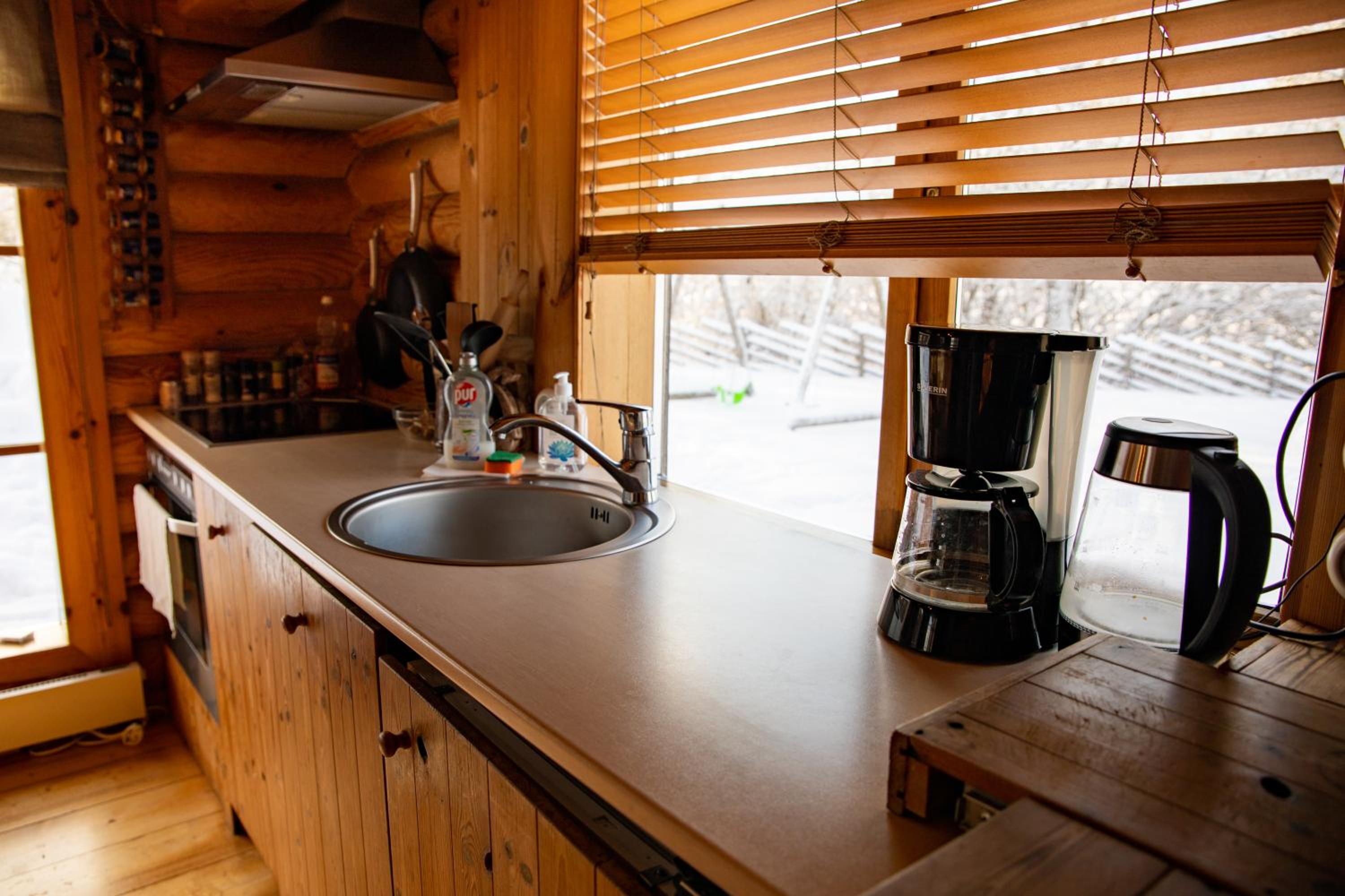 Two-Bedroom House - Photo 9
