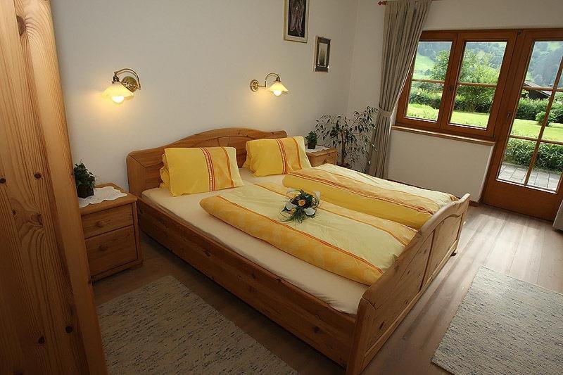 Two-Bedroom Apartment with Shower photo 2
