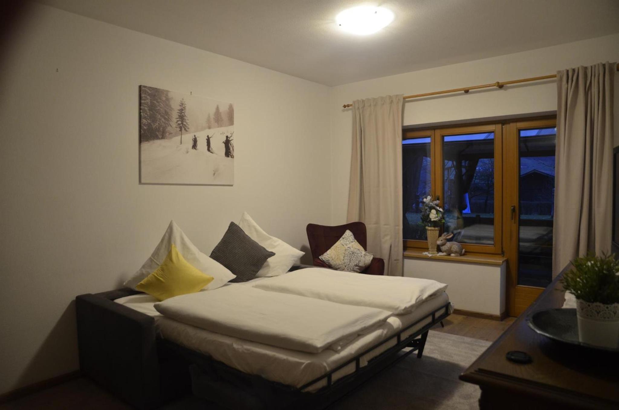 Two-Bedroom Apartment with Shower photo 3