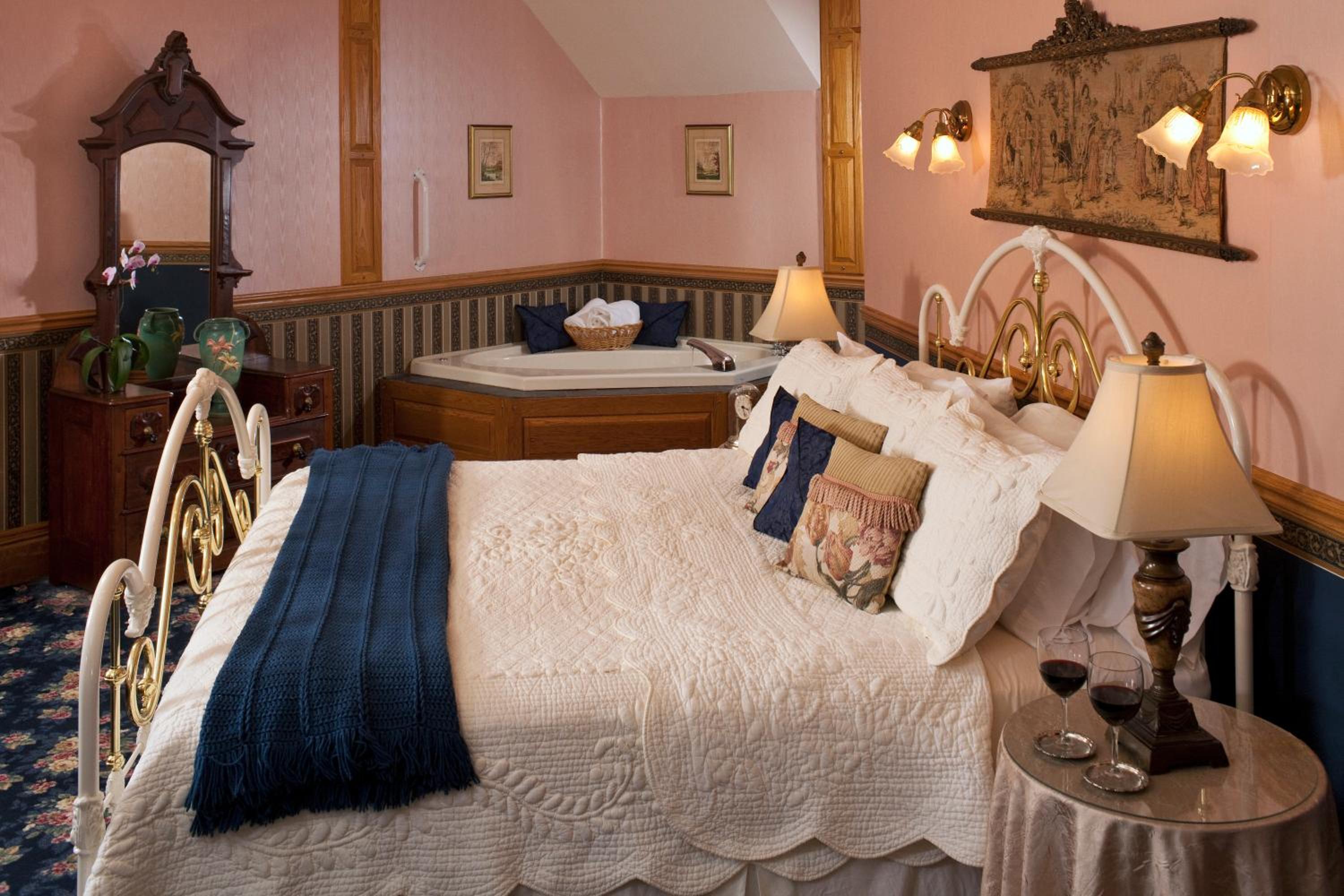 King Room with Spa Bath