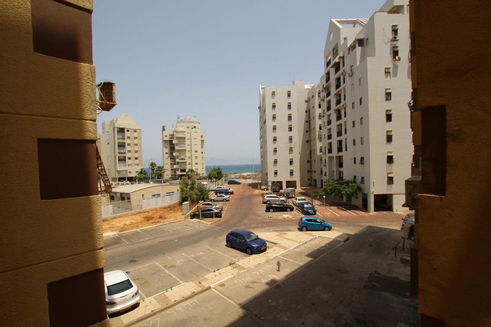 Three-Bedroom Apartment - Photo 9