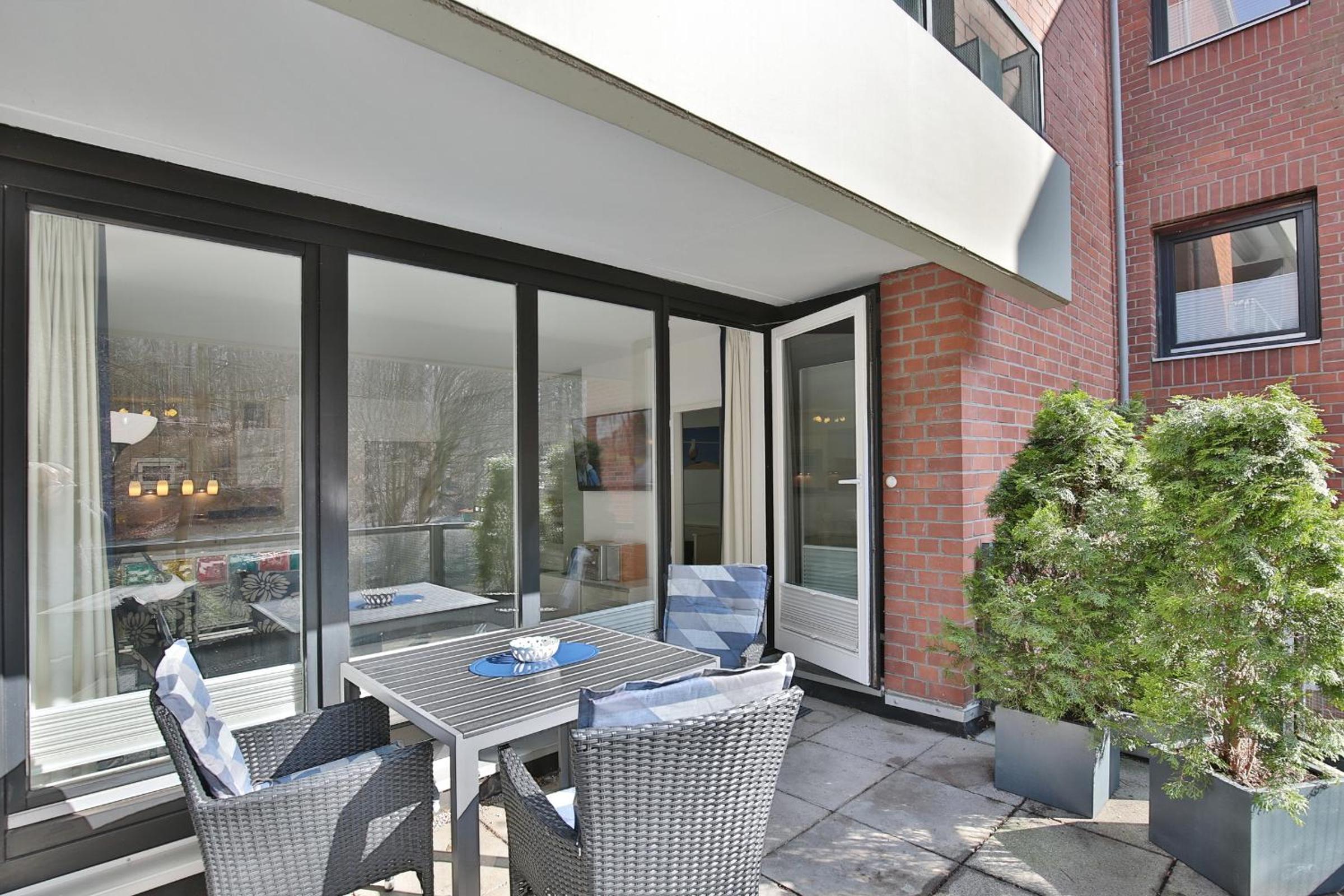 Apartment with Balcony photo 3