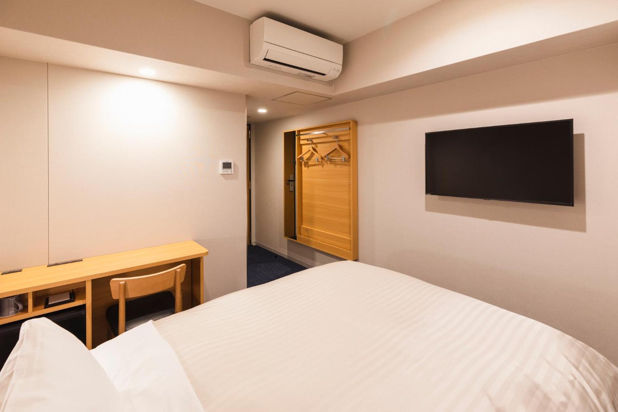 Double Room - Non-Smoking  - Photo 7