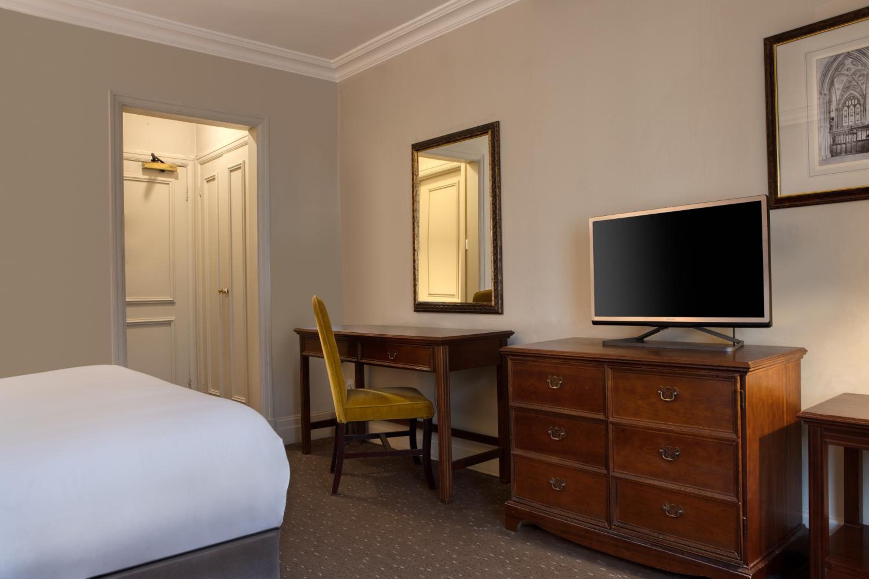 Classic Double Room - Photo 7