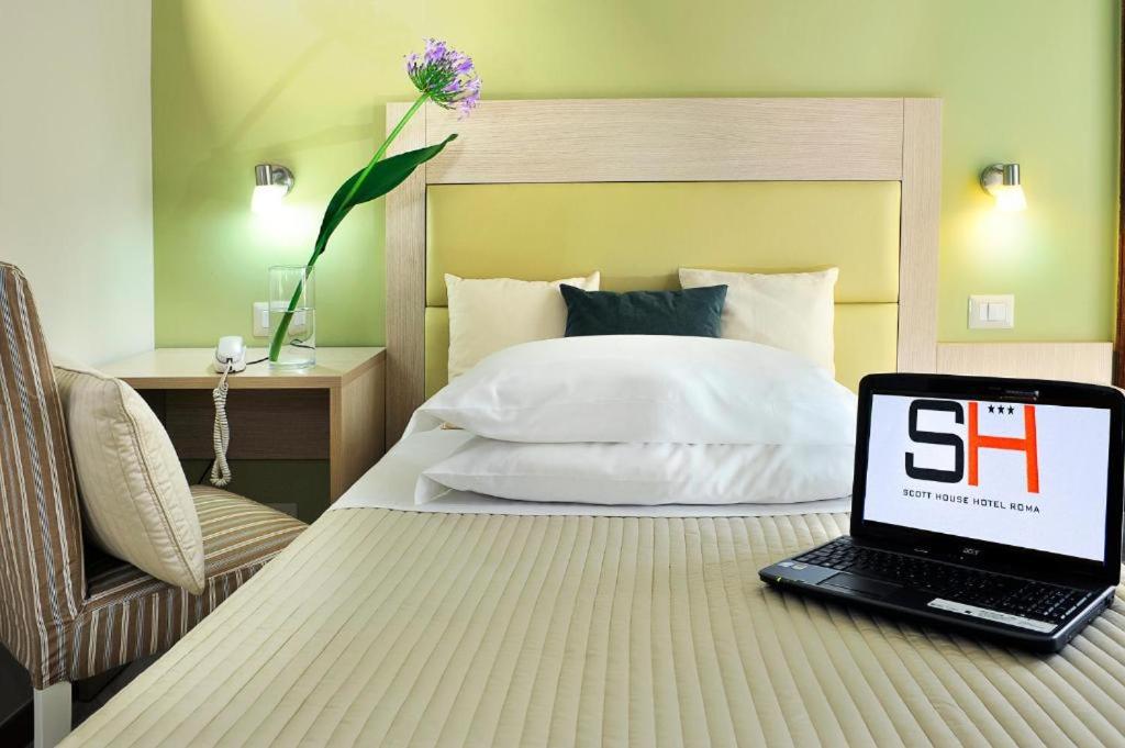 Double Room with French Bed photo 1