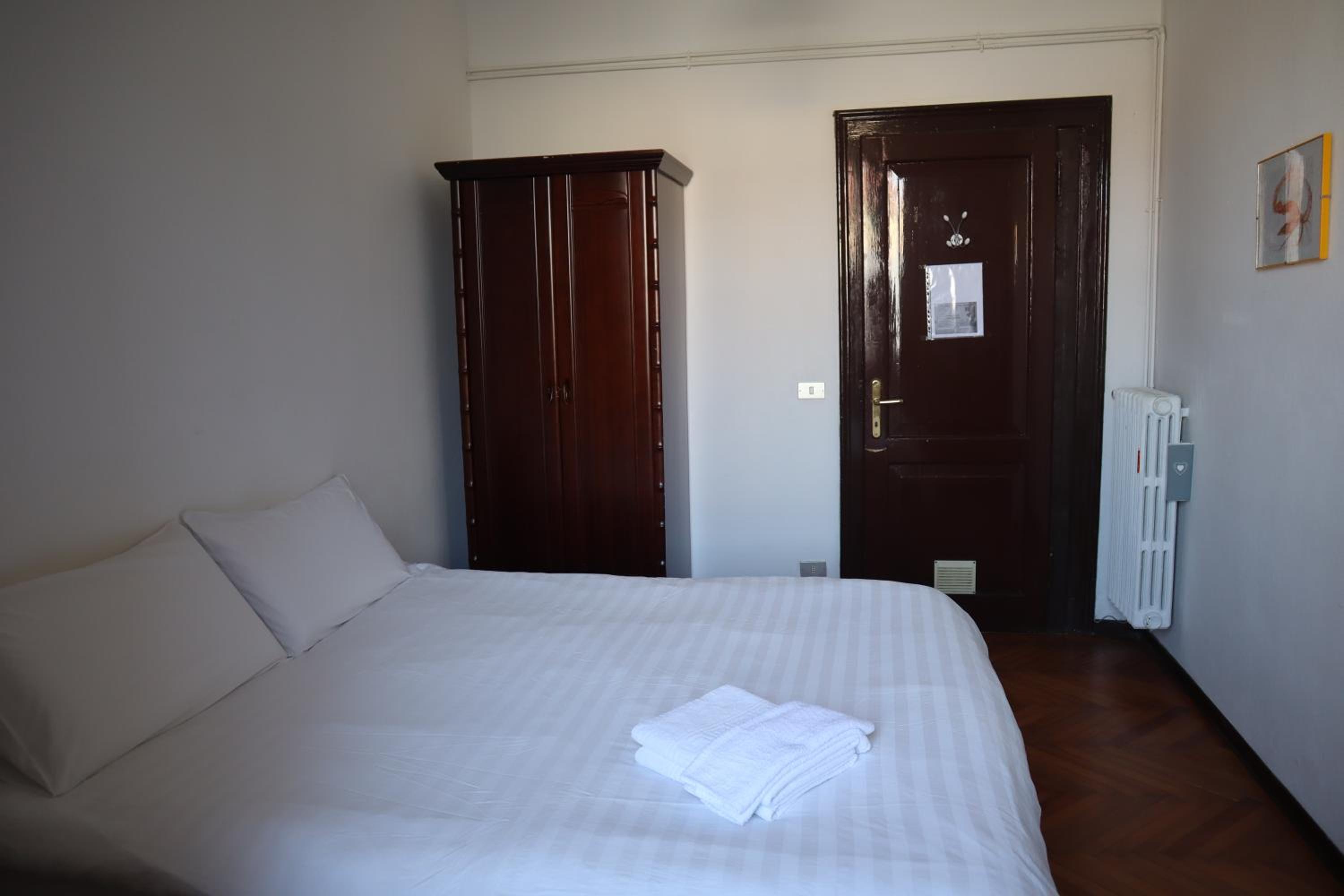 Double Room - Photo 26
