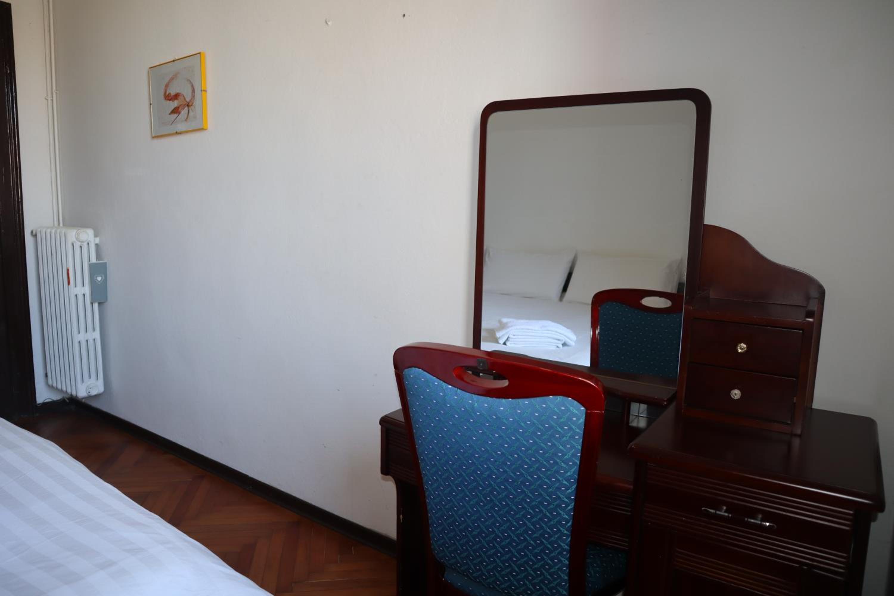 Double Room - Photo 23