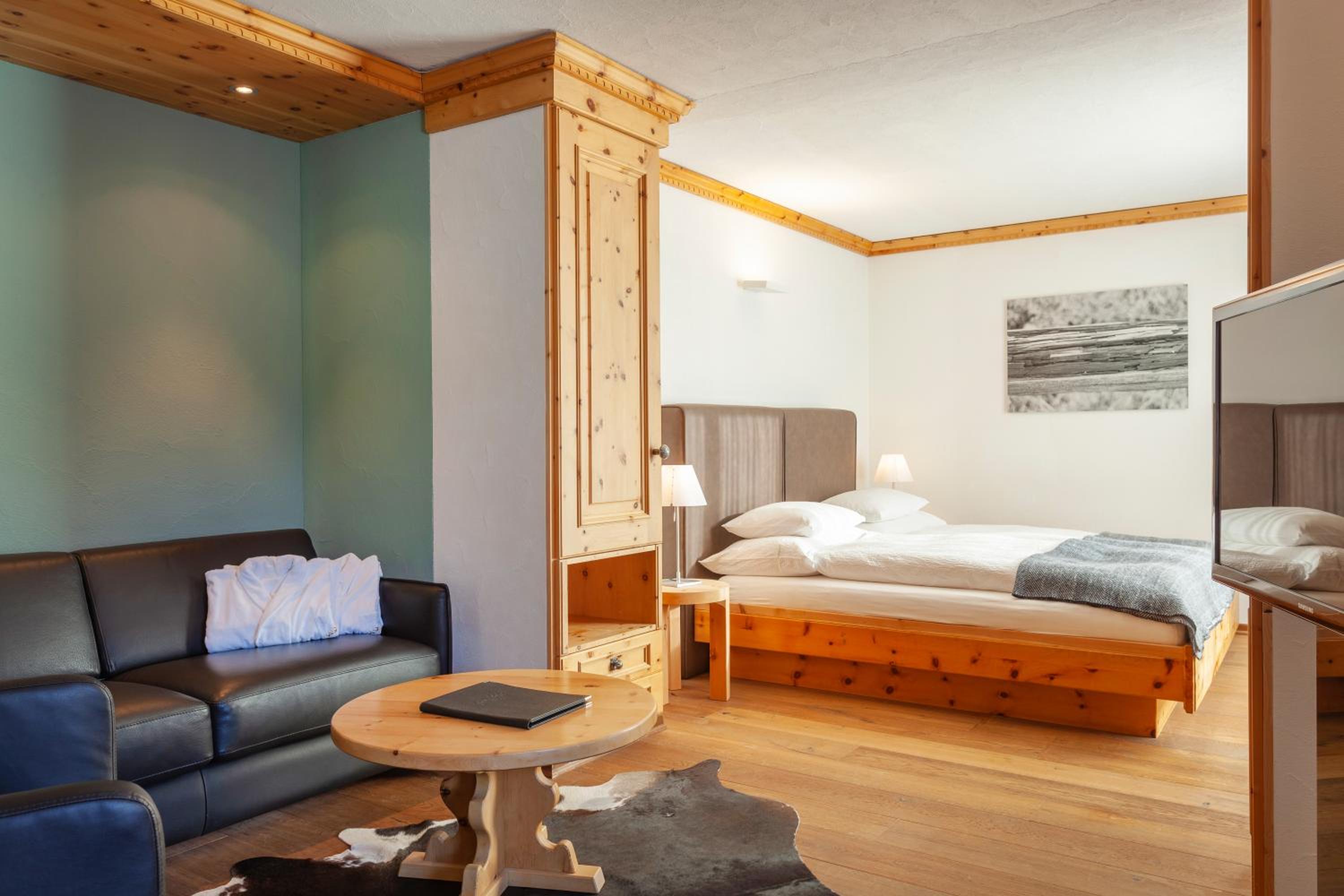Junior Suite with Balcony photo 1