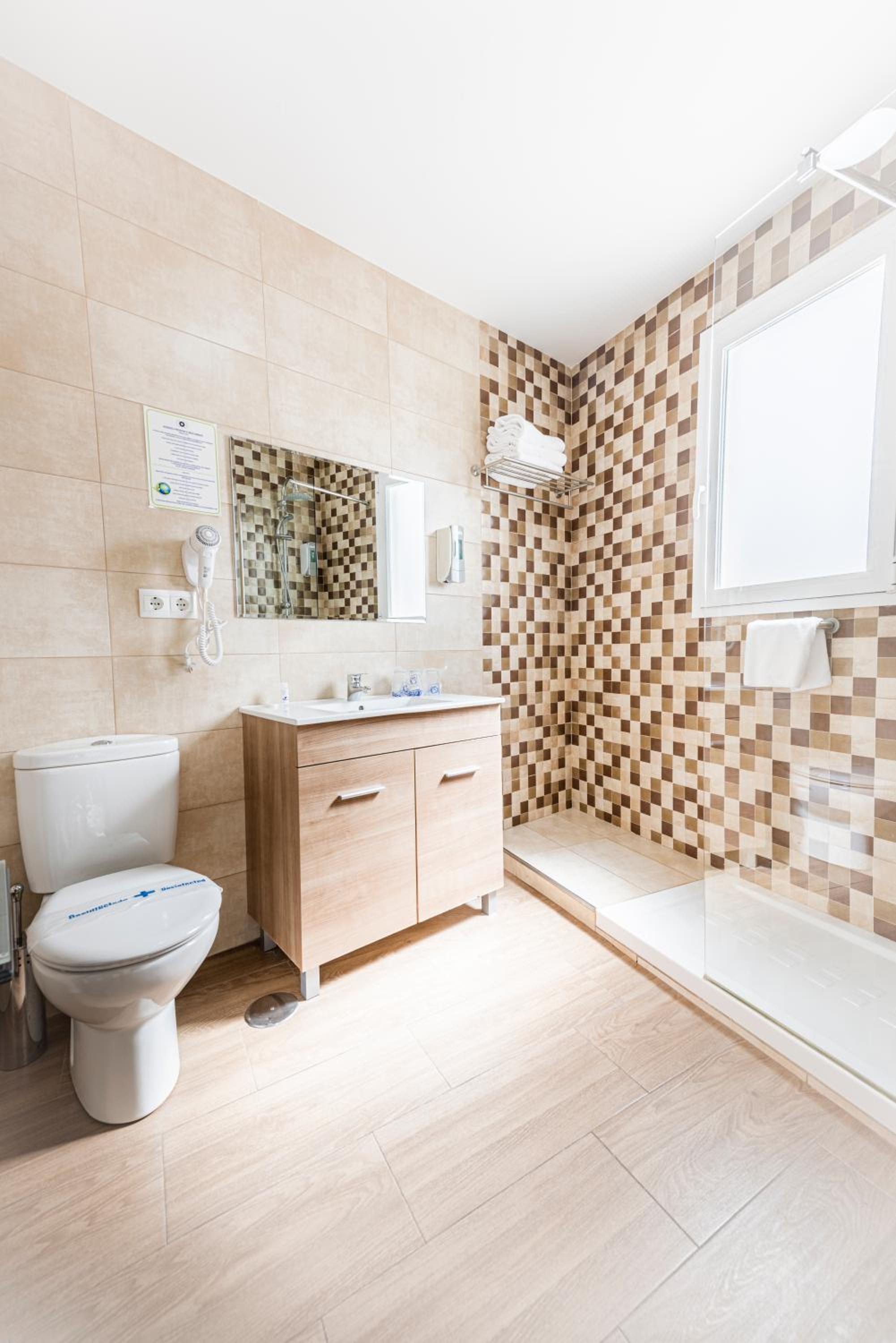 Budget Double or Twin Room - Photo 5