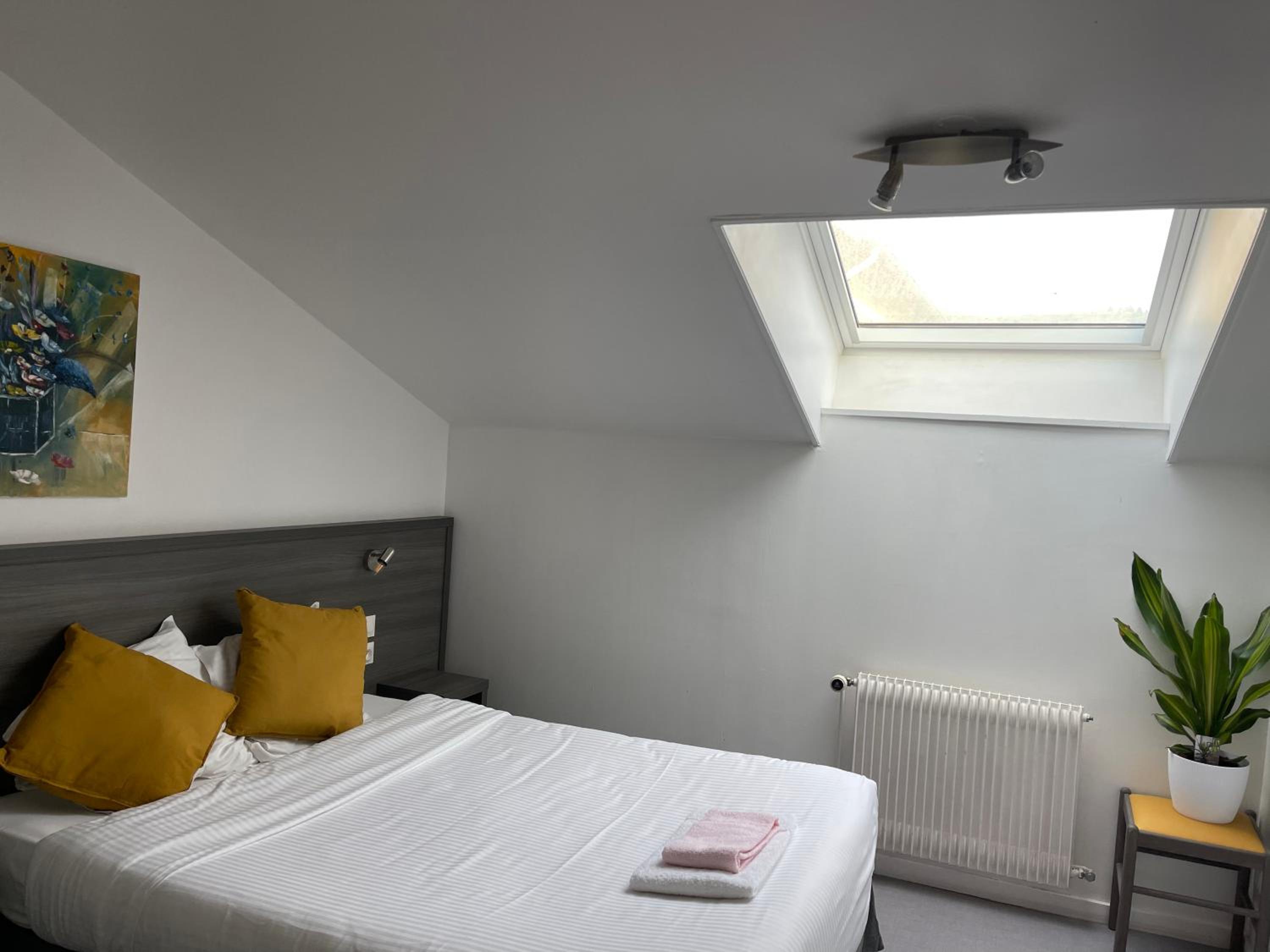 Budget Double Room photo 3