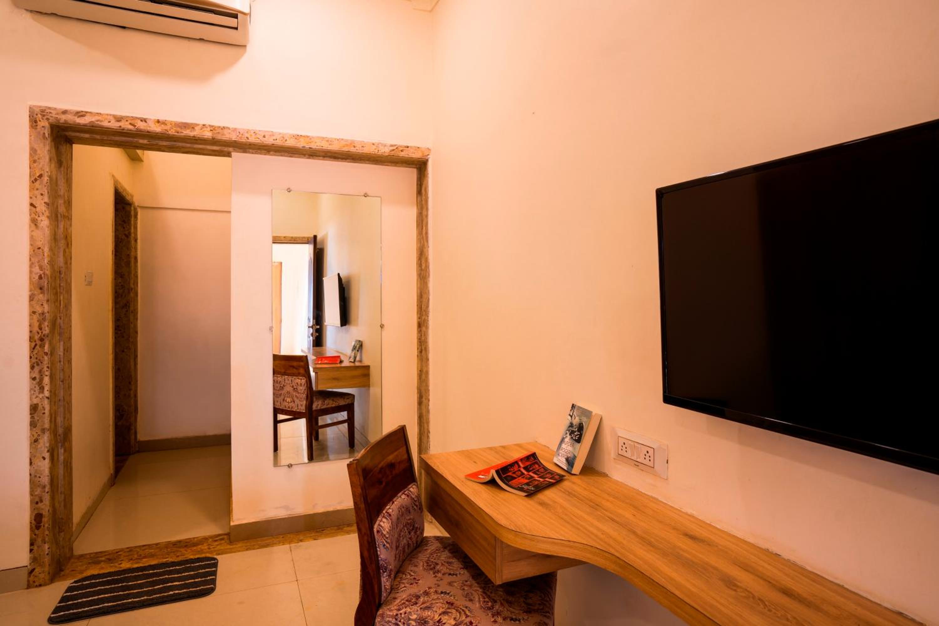 One-Bedroom Bungalow - Photo 9