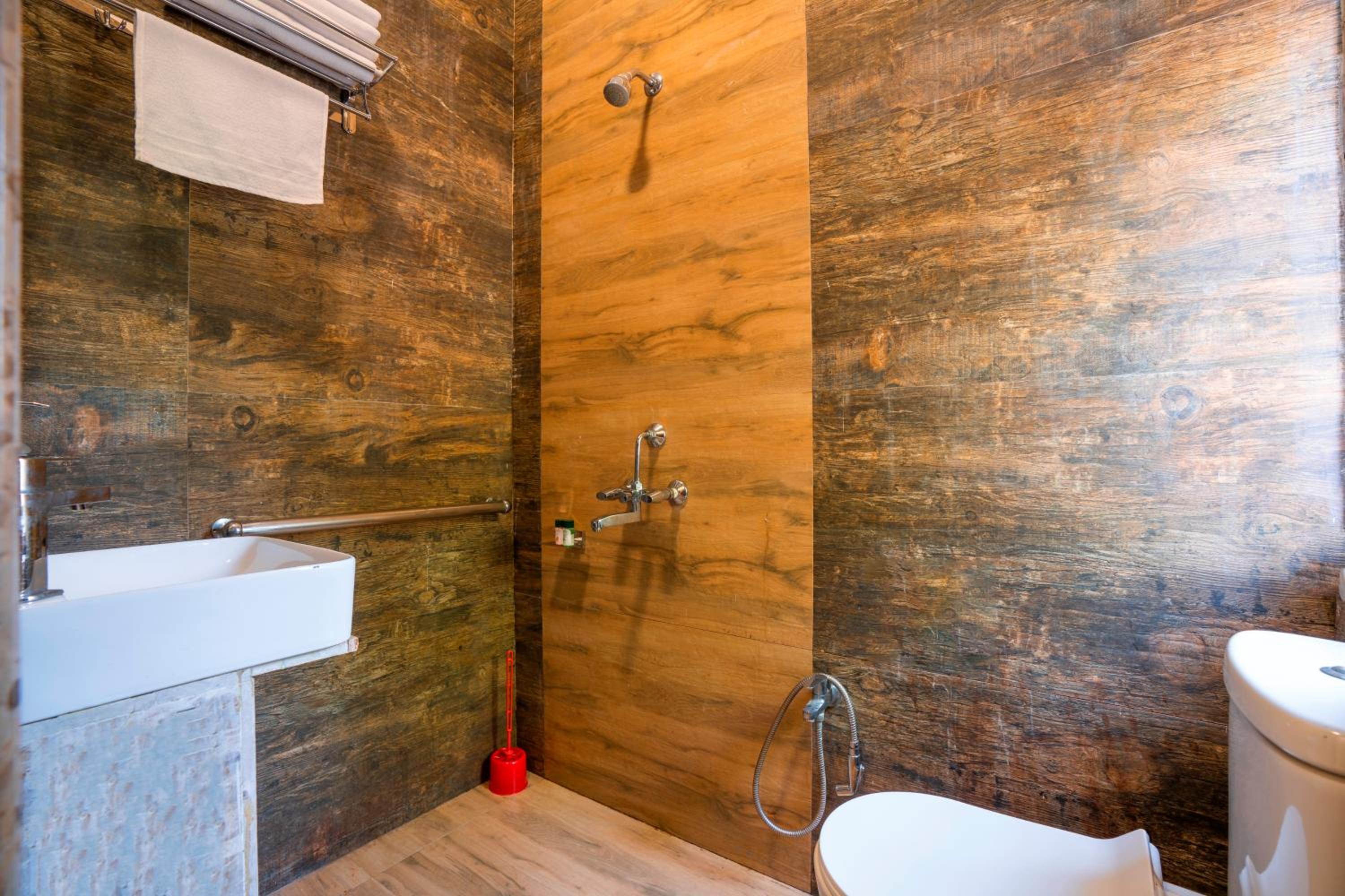 One-Bedroom Bungalow - Photo 8