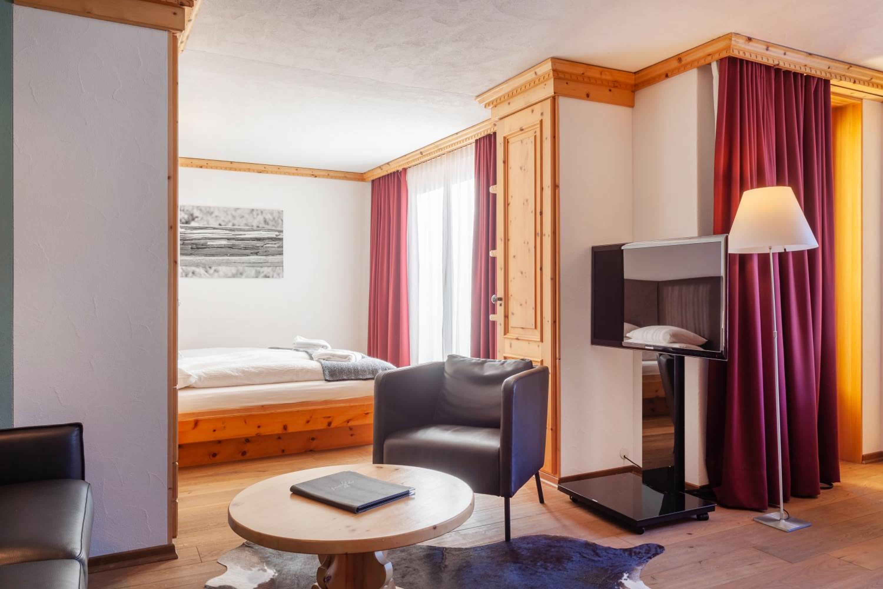 Junior Suite with Balcony photo 2