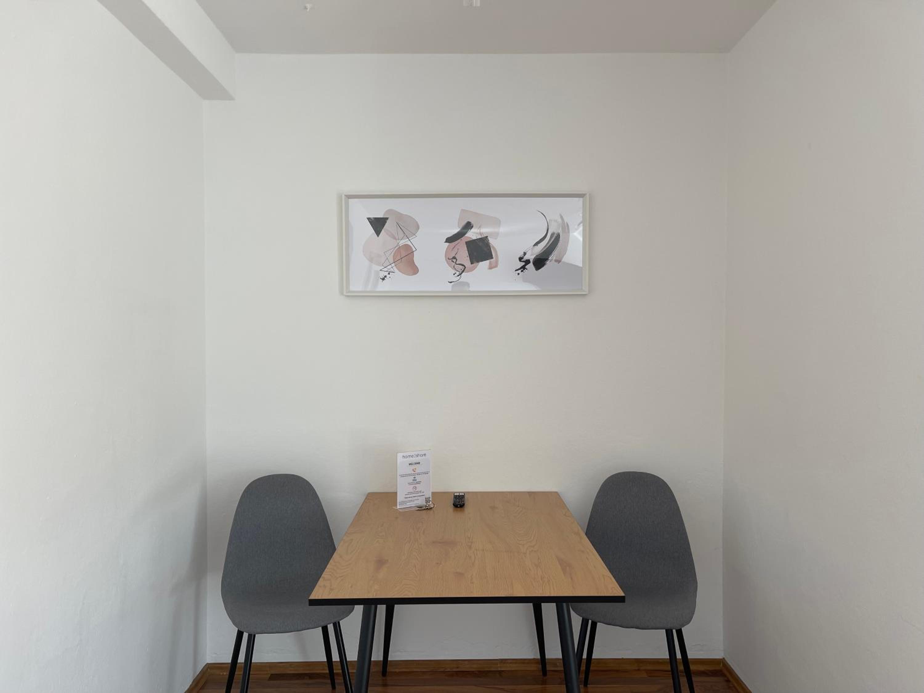 Apartment with Balcony photo 2