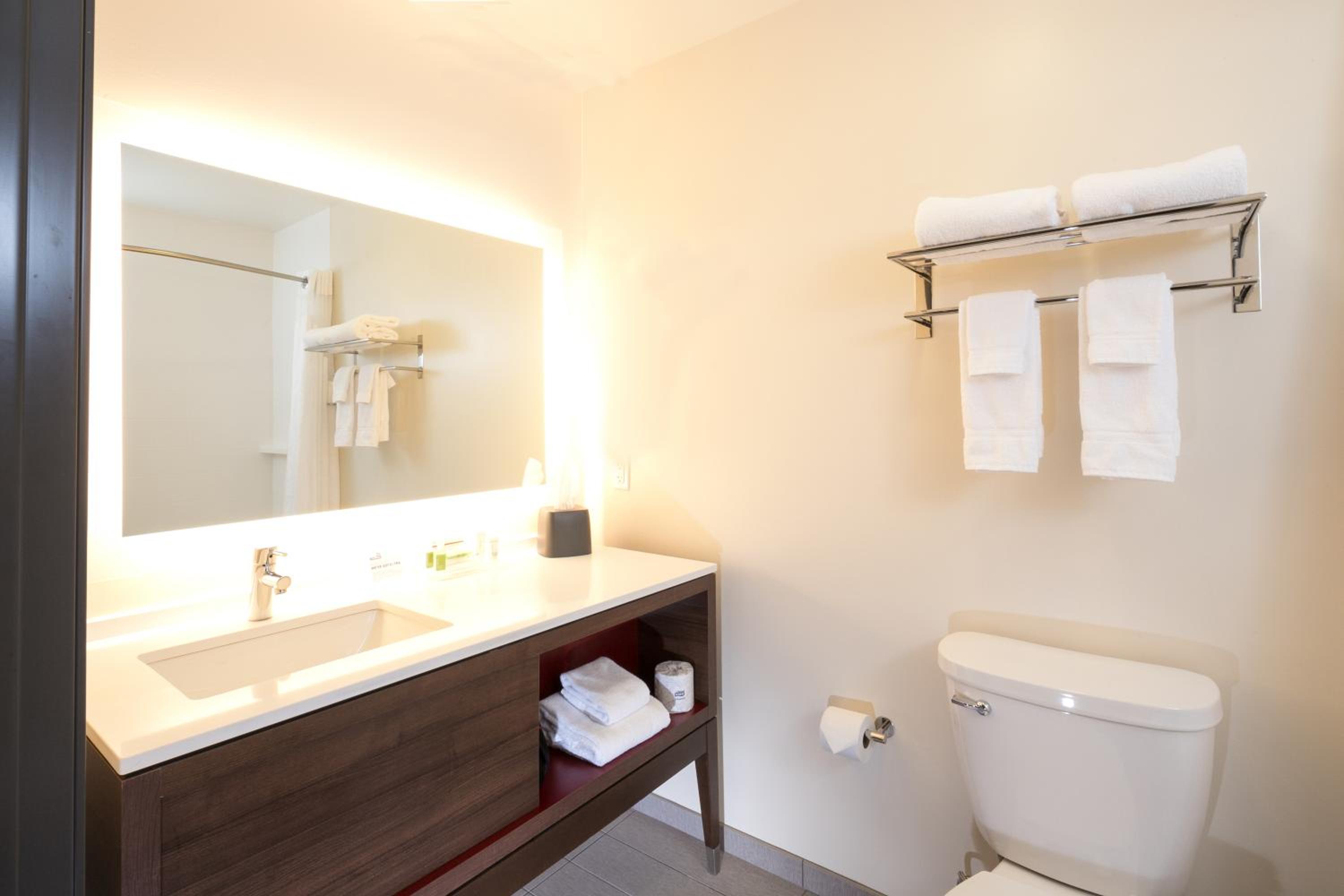 Standard King Room - Photo 4