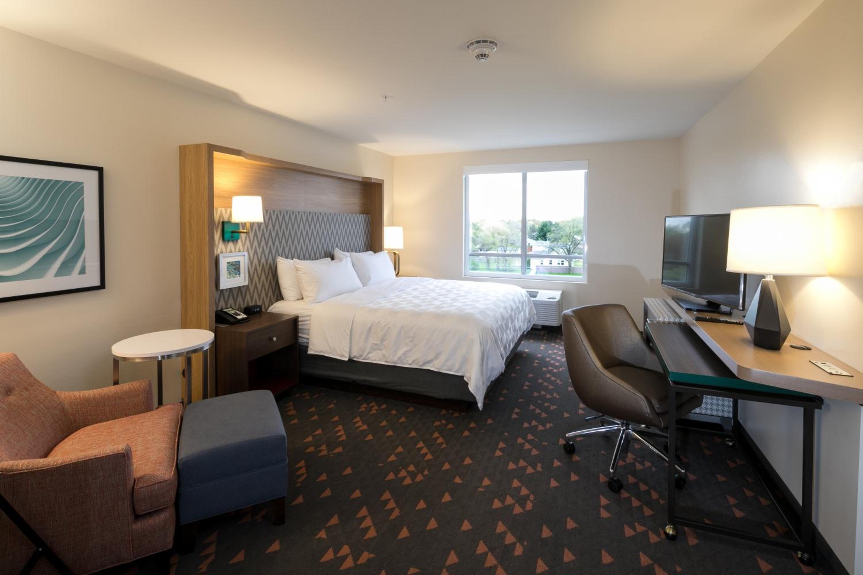 Standard King Room - Photo 2
