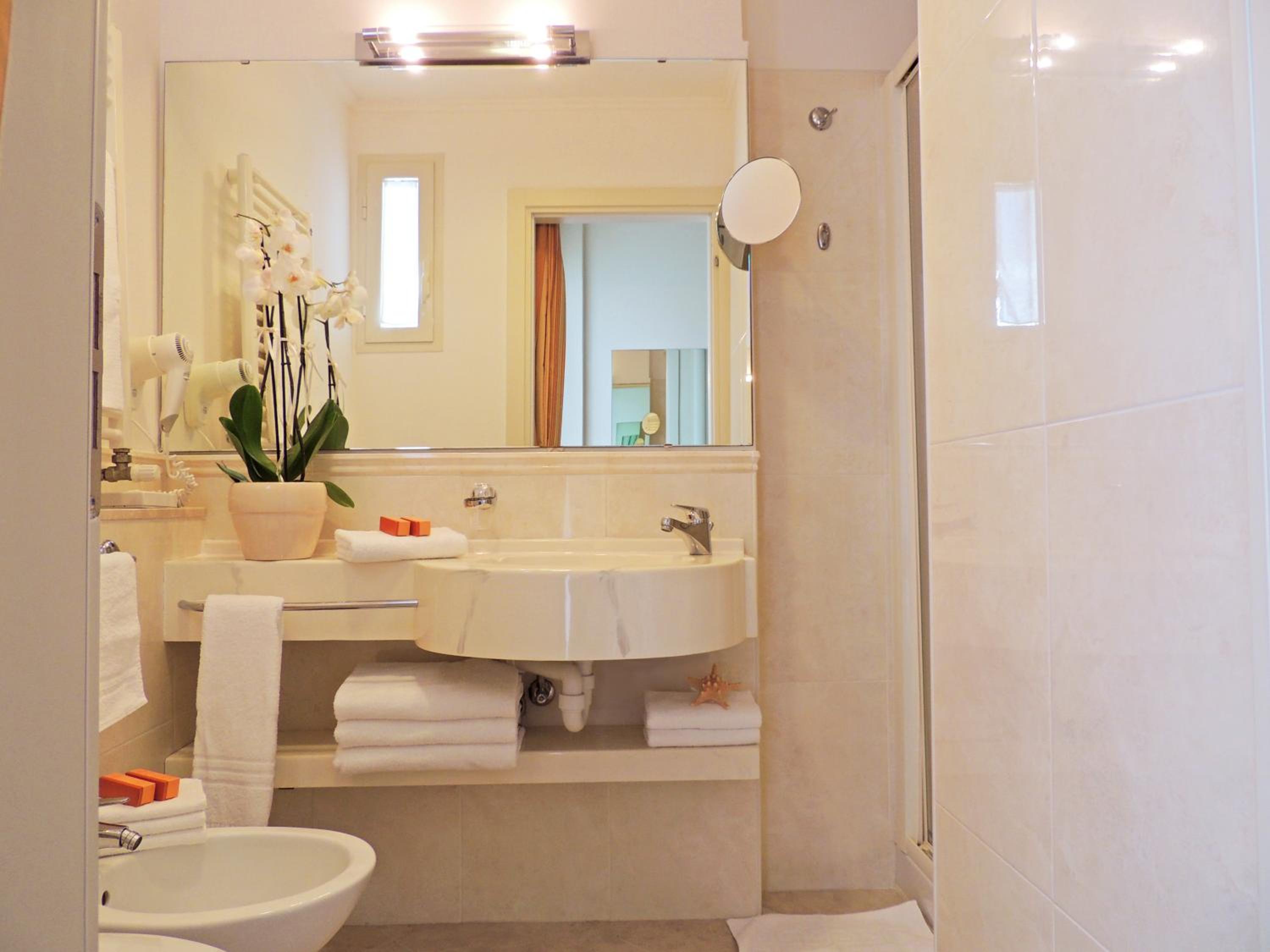 Standard Double Room - Photo 6