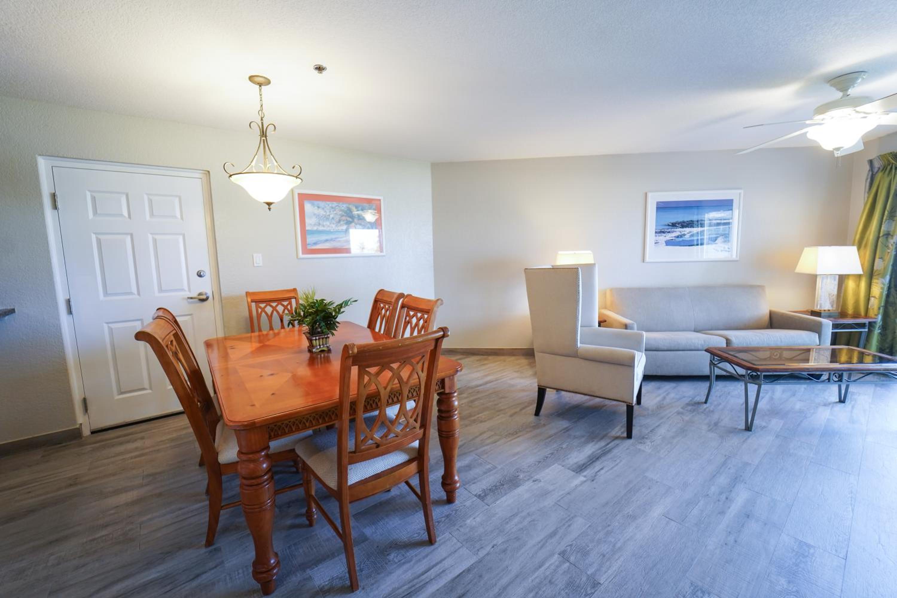 1 Bedroom King Suite - Ocean View