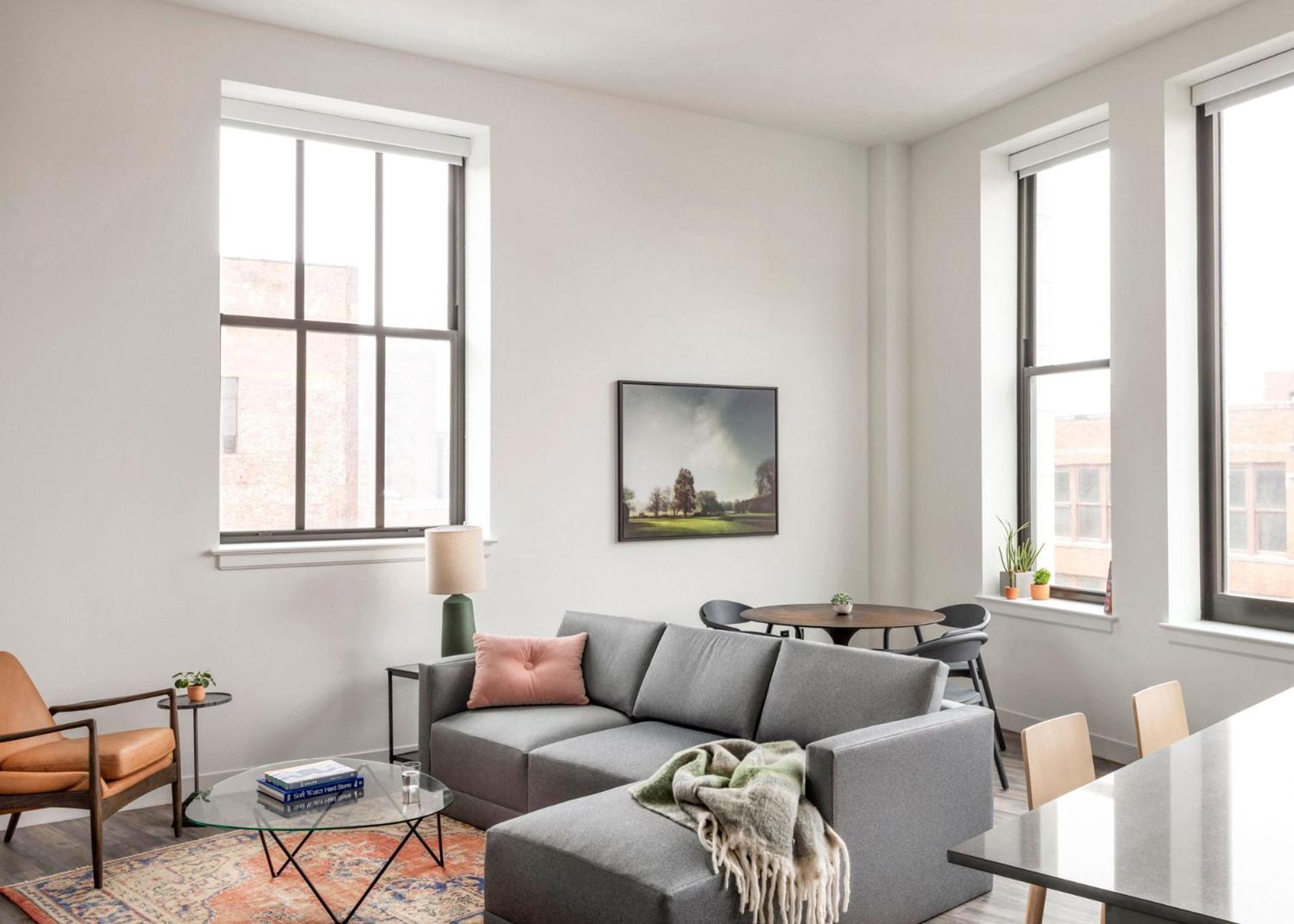One-Bedroom Apartment - Photo 1