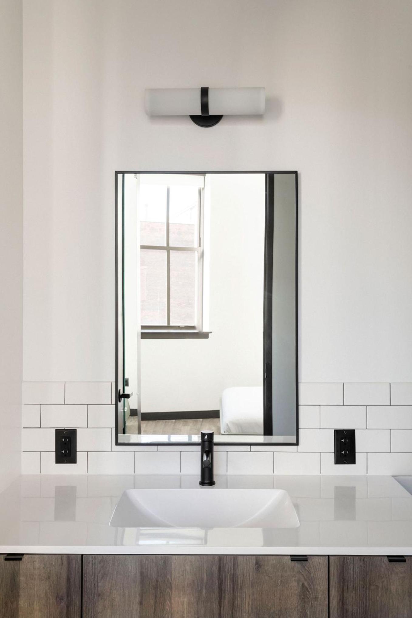 One-Bedroom Apartment - Photo 18