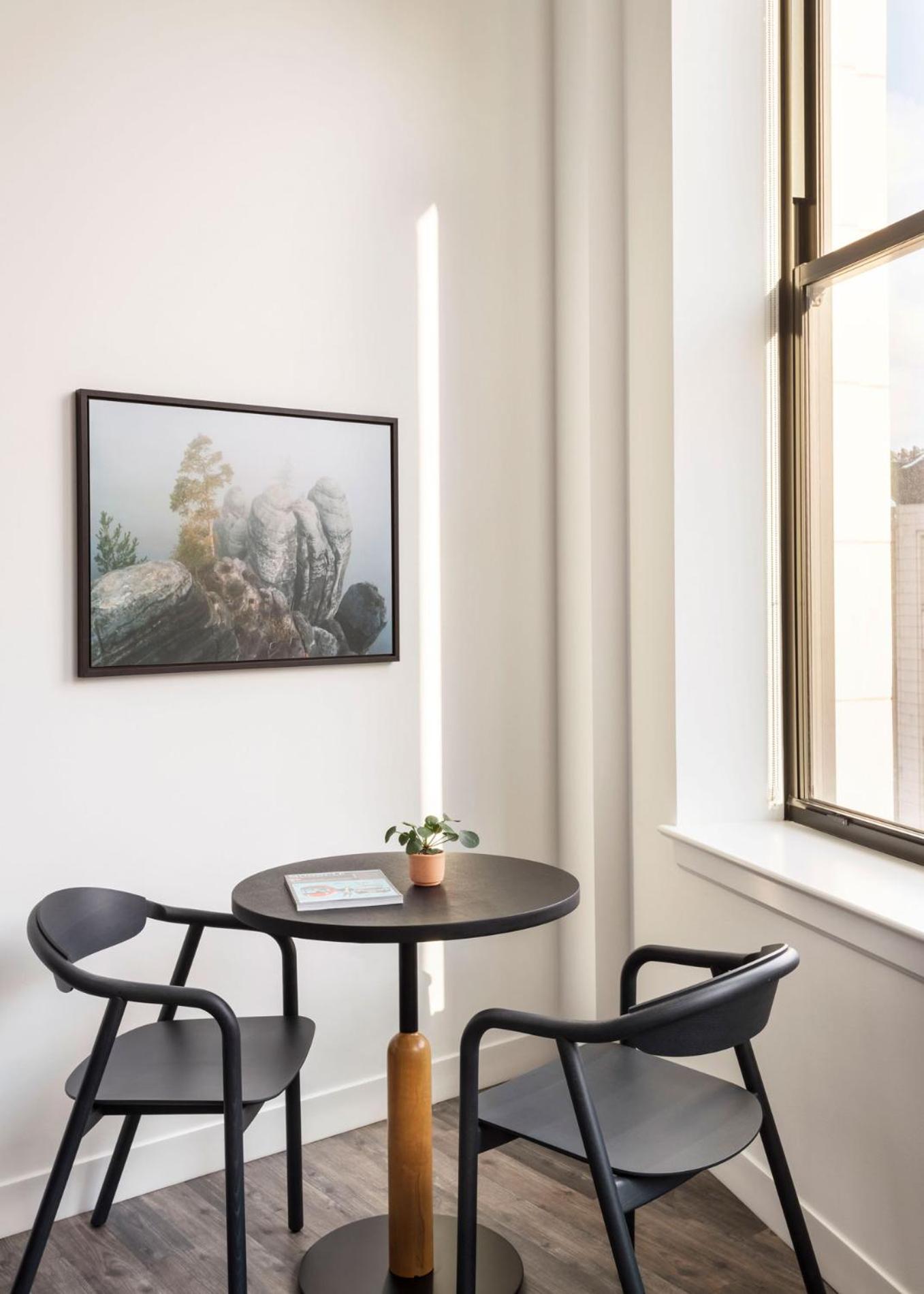 One-Bedroom Apartment - Photo 8