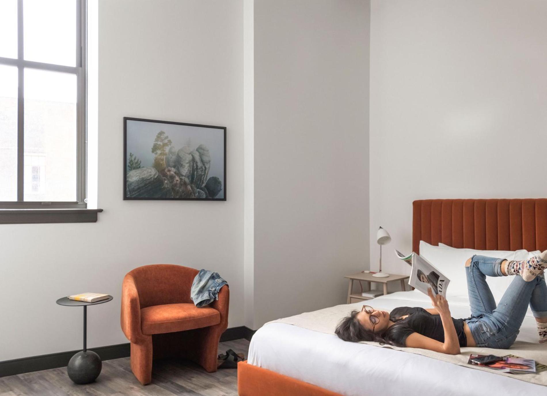Two-Bedroom Apartment - Photo 3