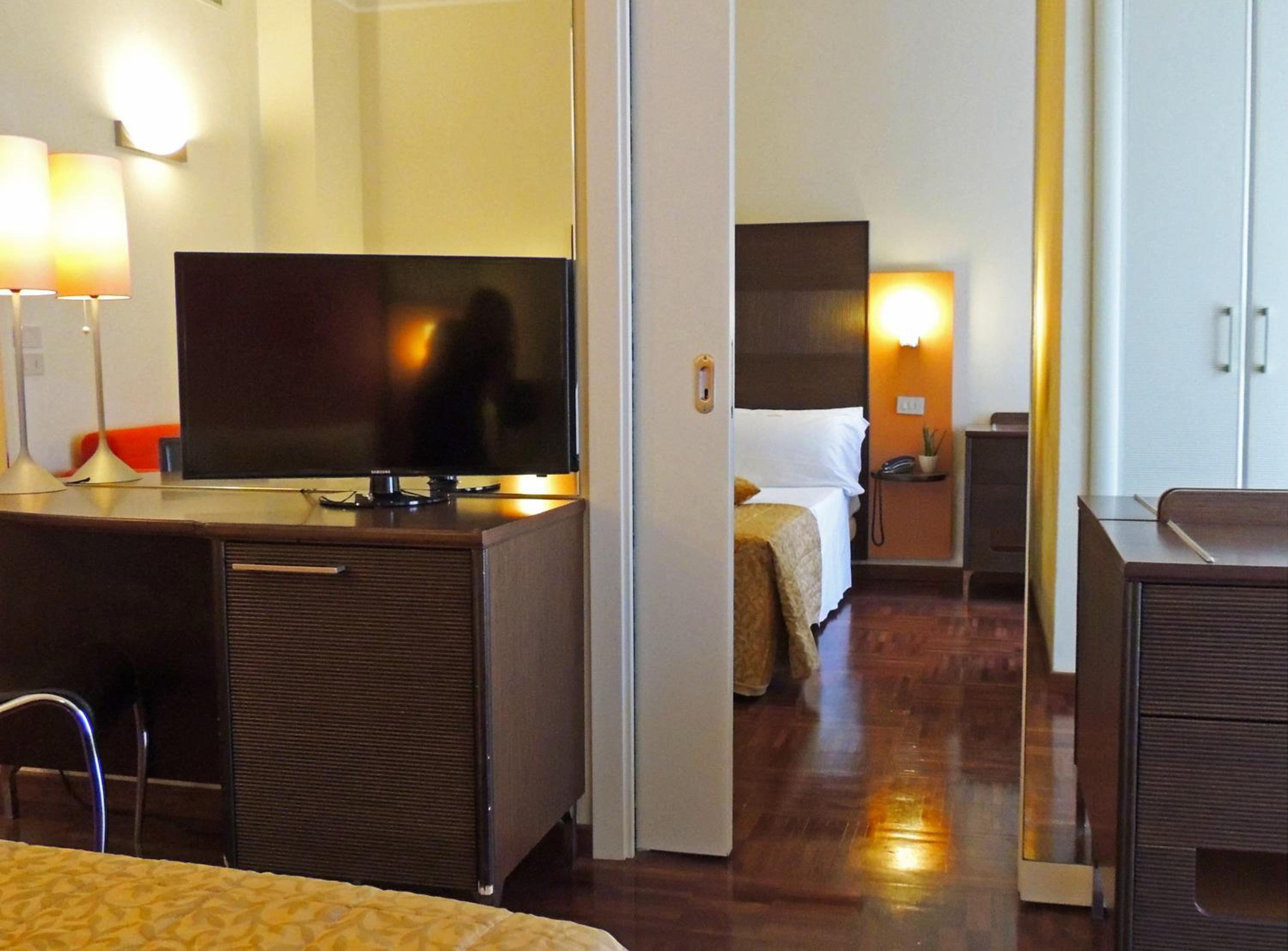 Standard Double Room - Photo 4